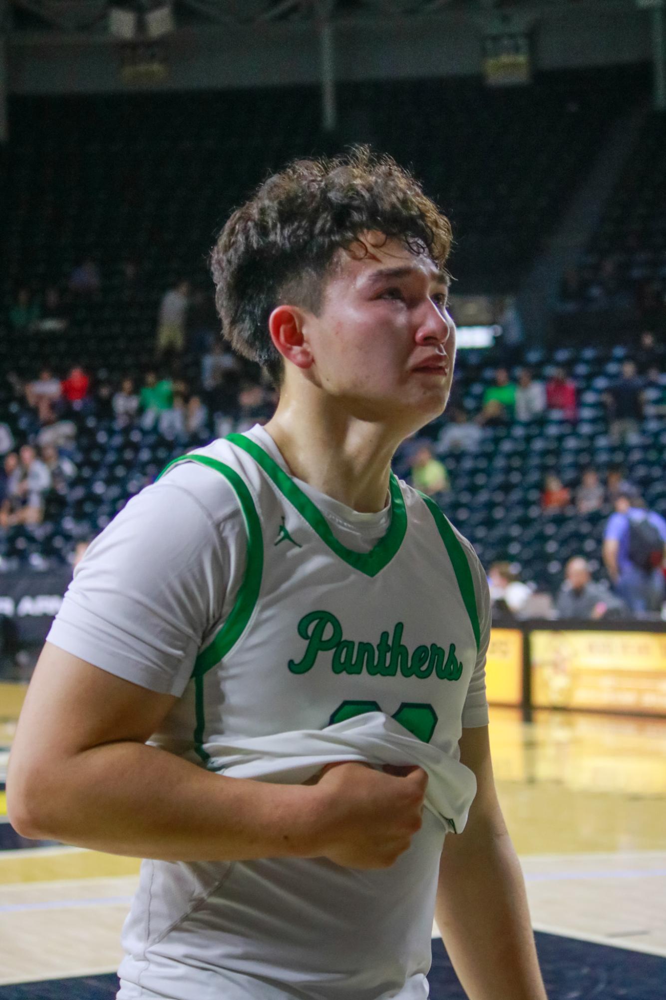 Boys varsity basketball vs. Olathe North (Photos by Persephone Ivy)