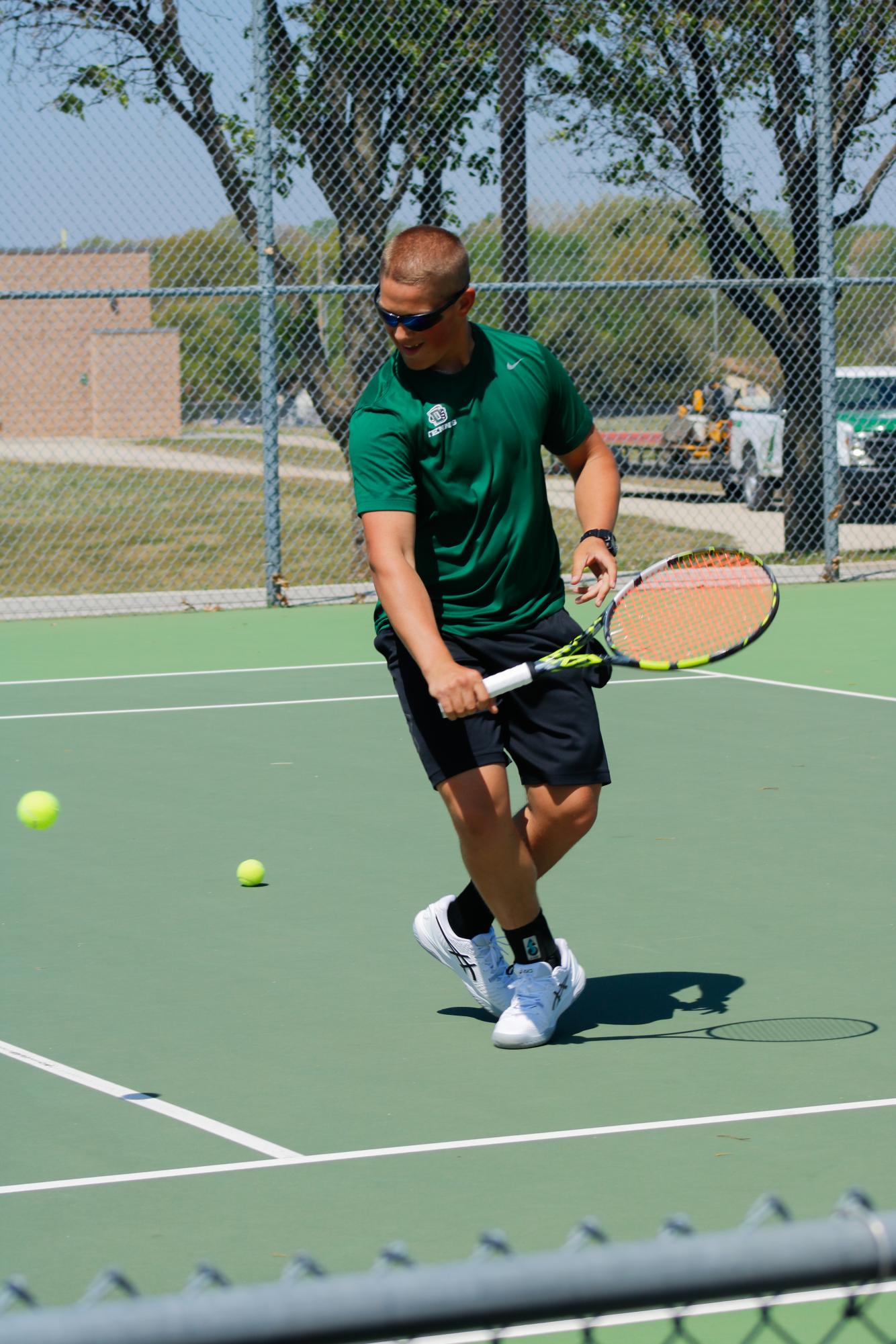 Tennis meet warmups (Photos by Ava Mbawuike)