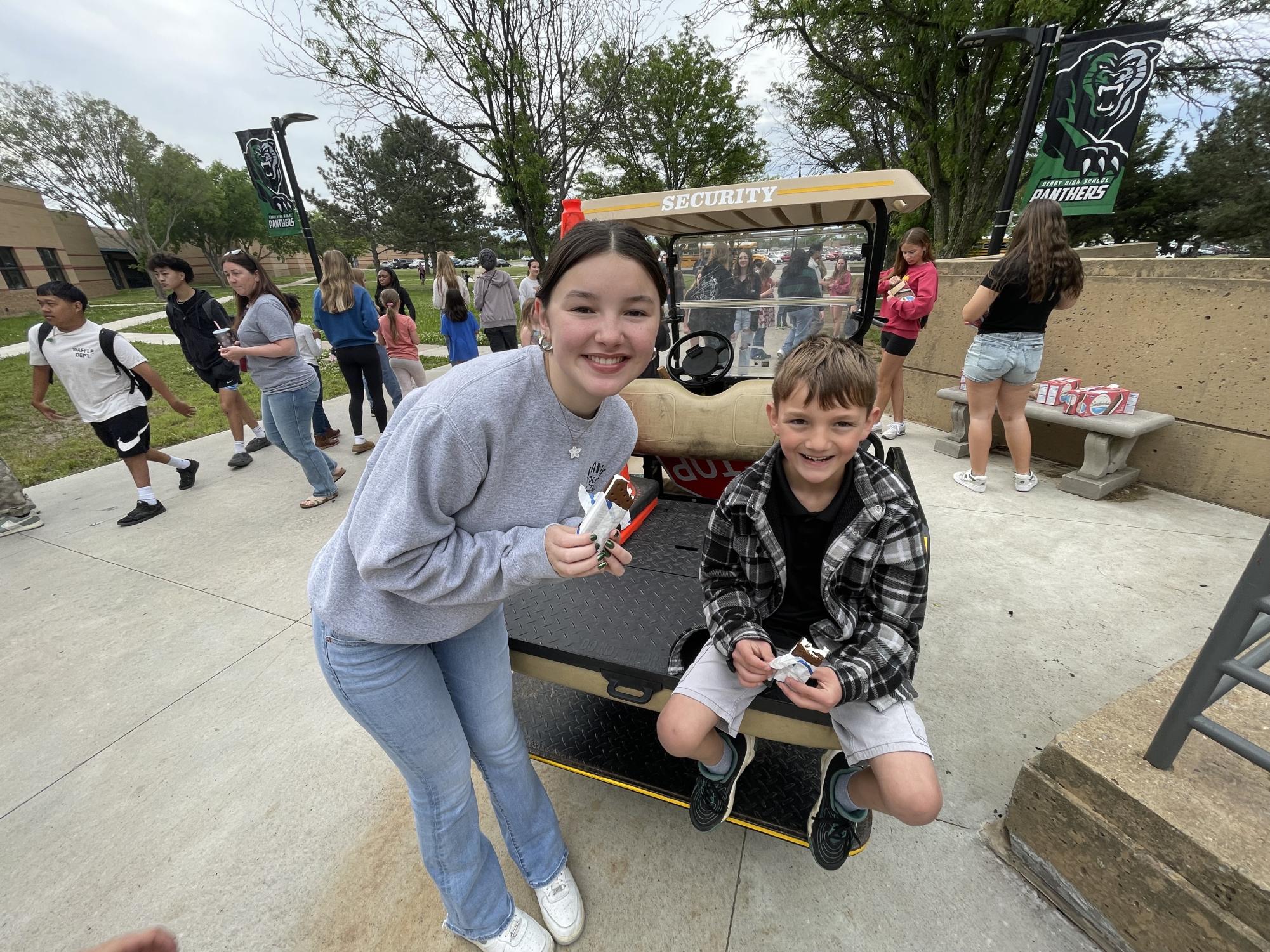 2nd Grade Buddies (Photos By France Cueto)