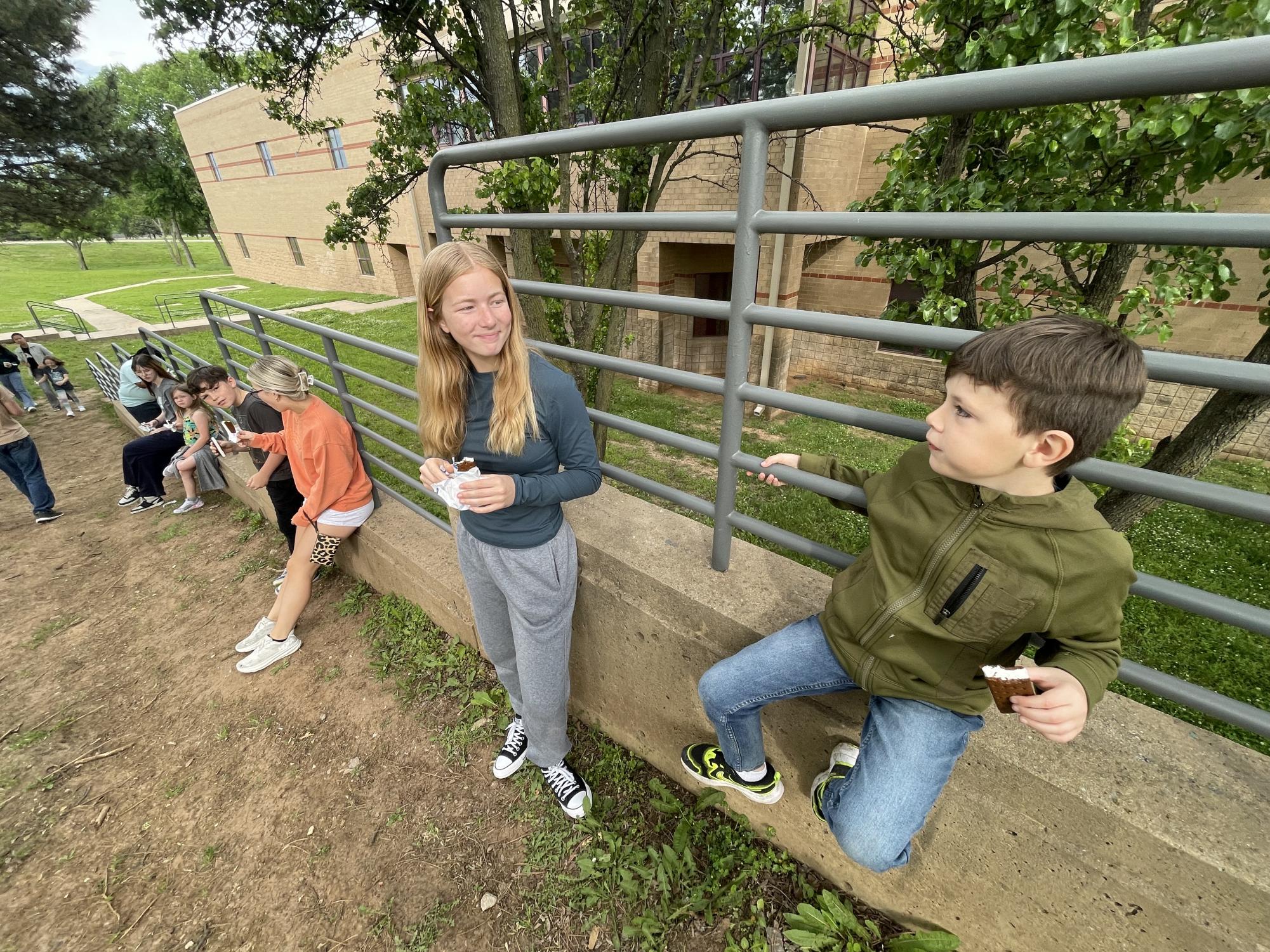 2nd Grade Buddies (Photos By France Cueto)