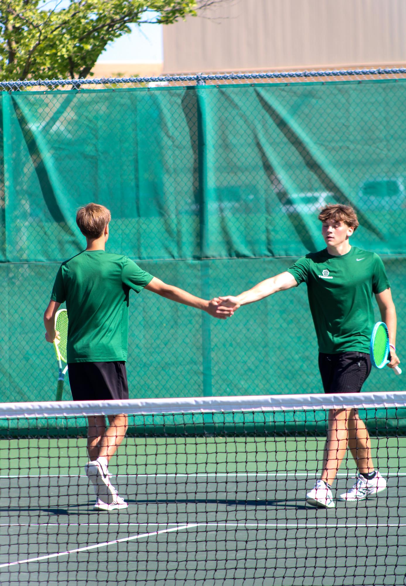 Boys varsity tennis AVCTL