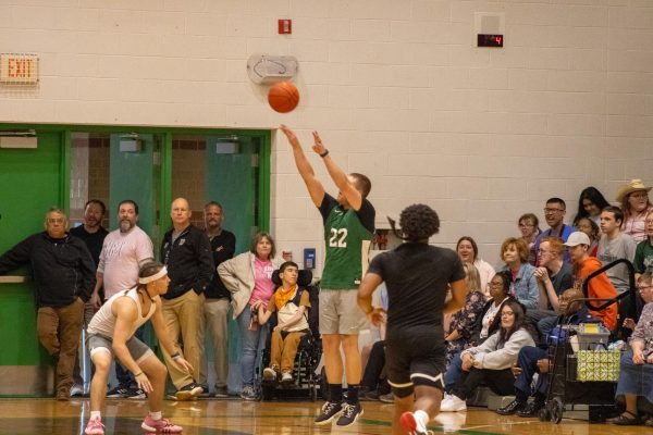 Navigation to Story: Senior VS Staff Game ( Photos By France Cueto)