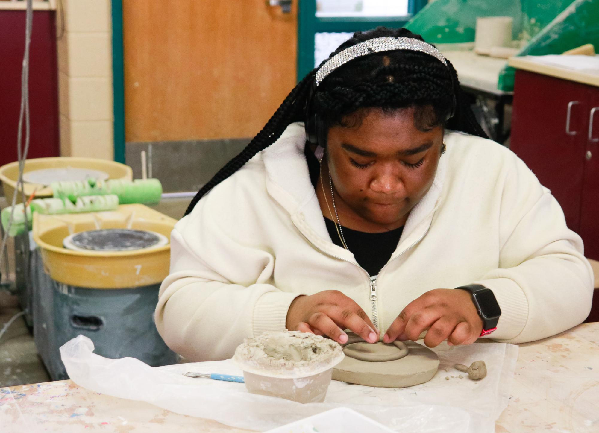 Clay classes (Photos by Ava Mbawuike)