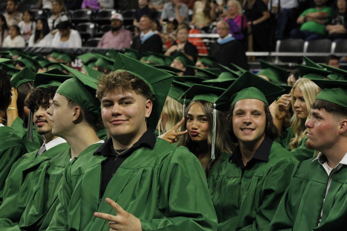 DHS seniors posing for photo.