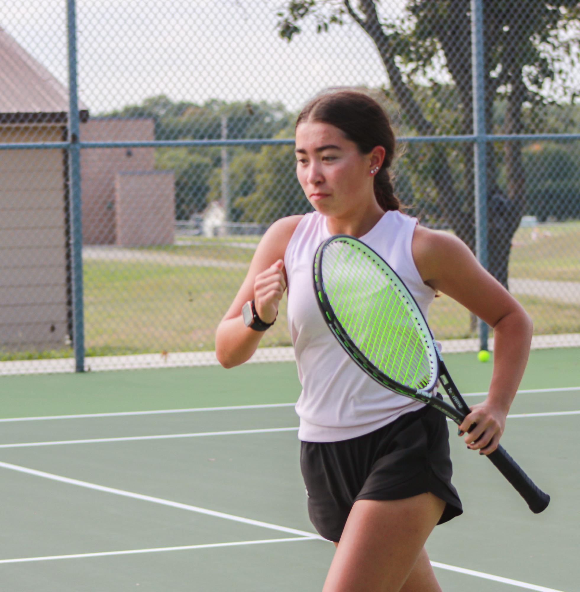 Girls tennis practice (Photos by Ava Mbawuike)