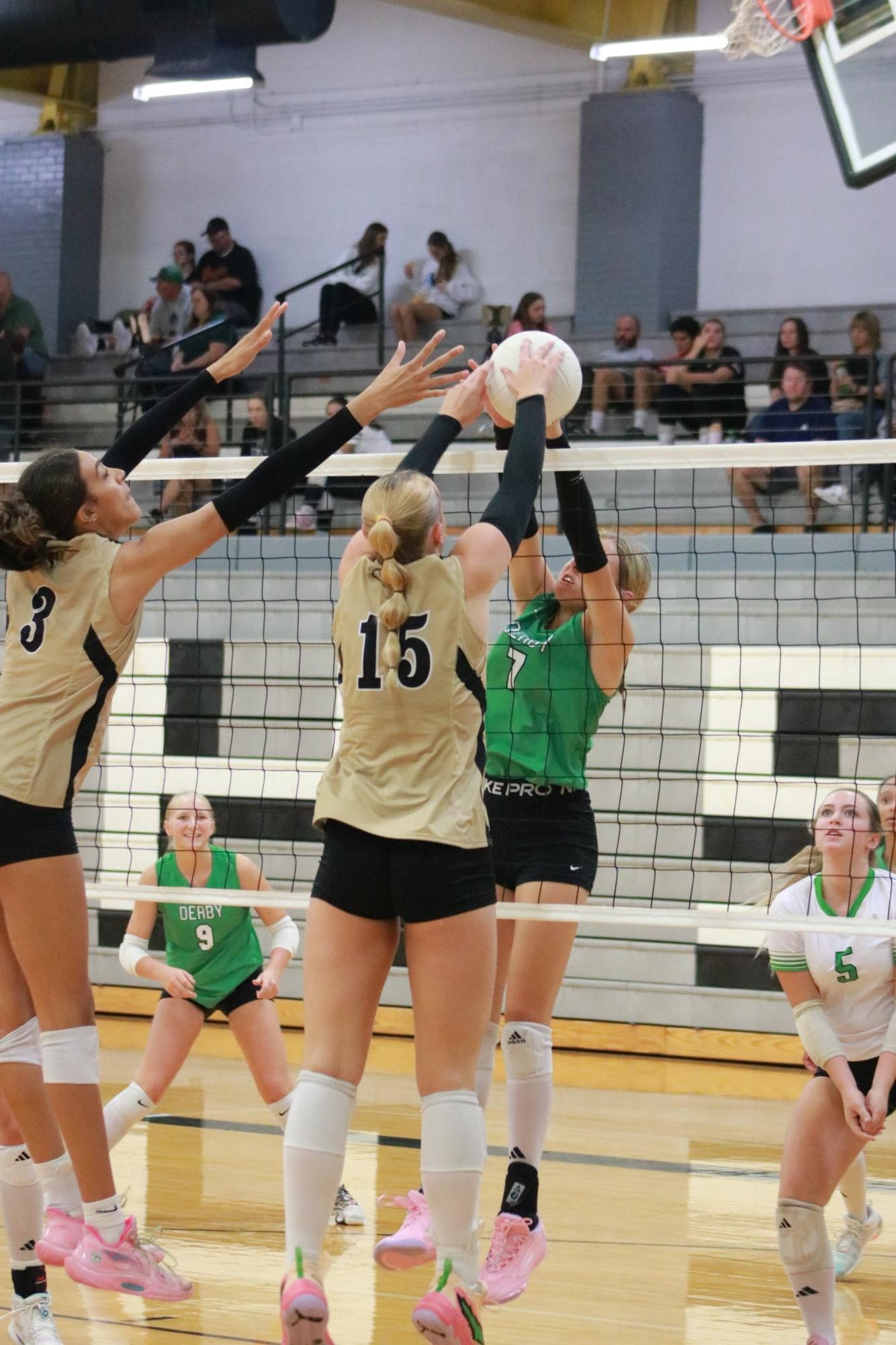 Volleyball vs. Maize South (Photos by Ella Davidson)