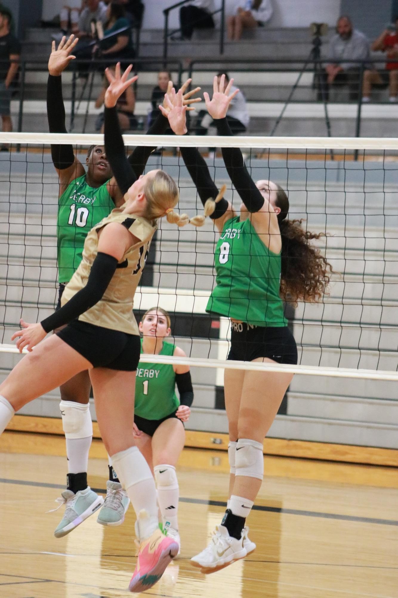 Volleyball vs. Maize South (Photos by Ella Davidson)