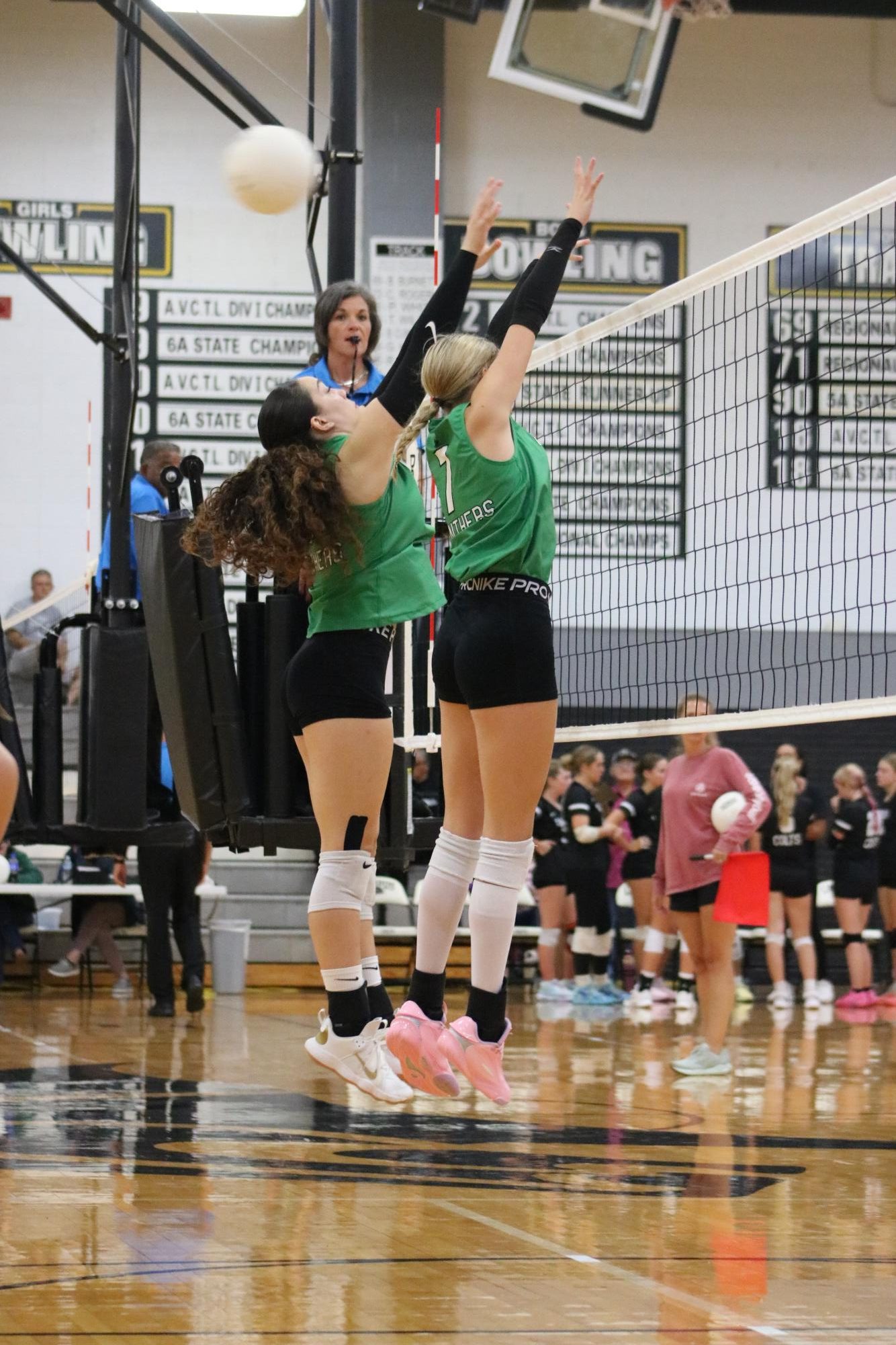 Volleyball vs. Campus (Photos by Ella Davidson)
