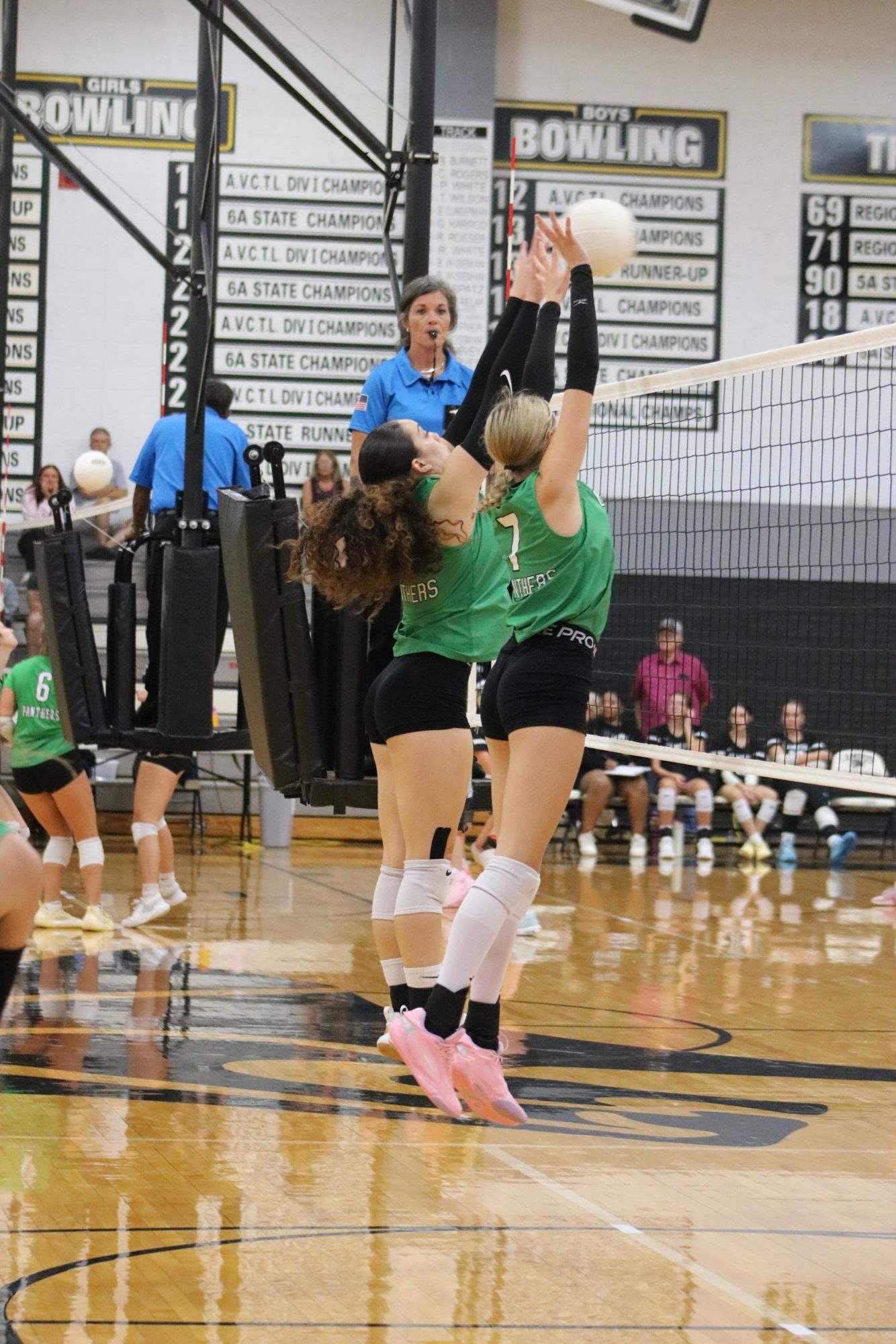 Volleyball vs. Campus (Photos by Ella Davidson)