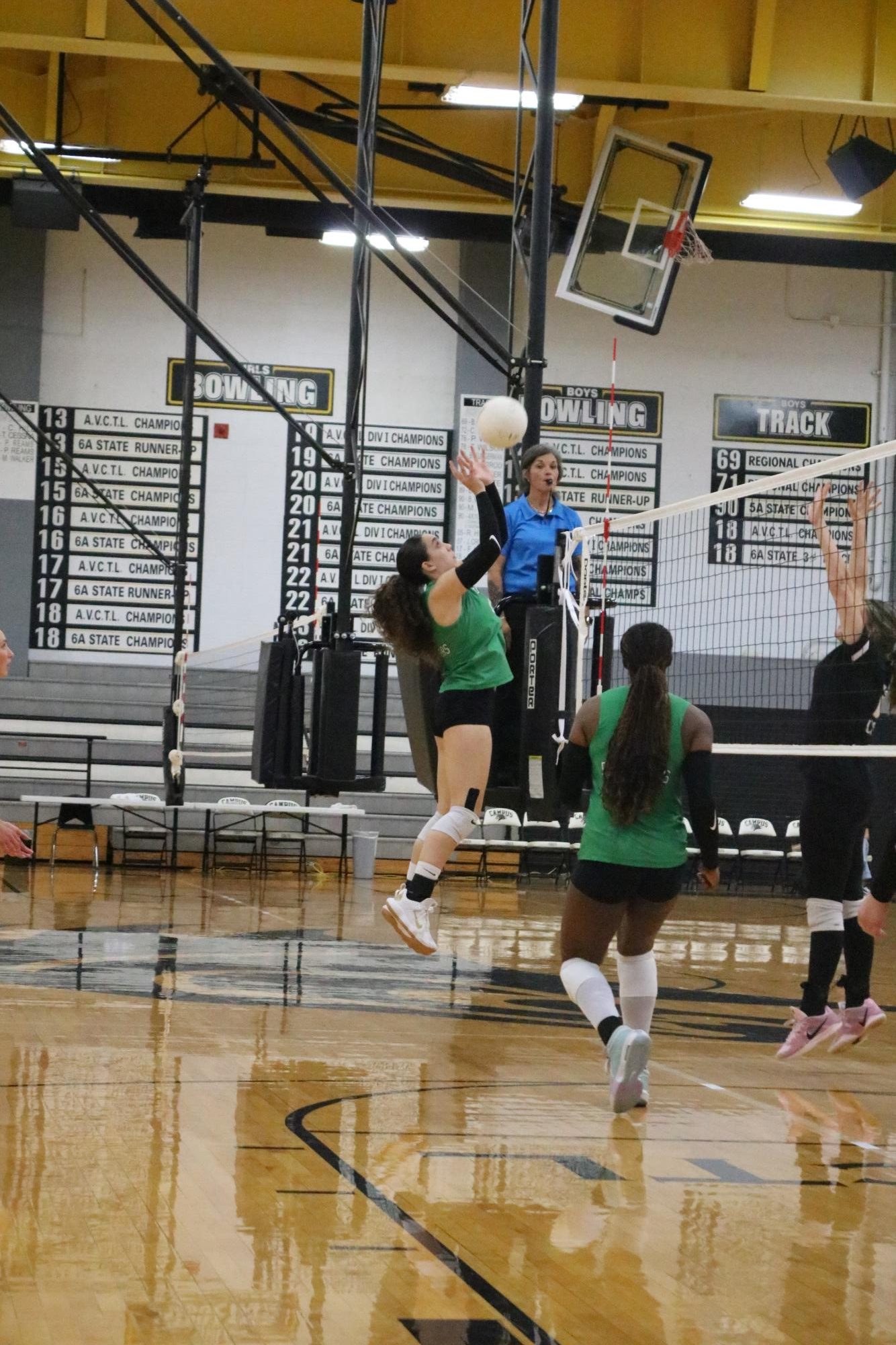 Volleyball vs. Campus (Photos by Ella Davidson)