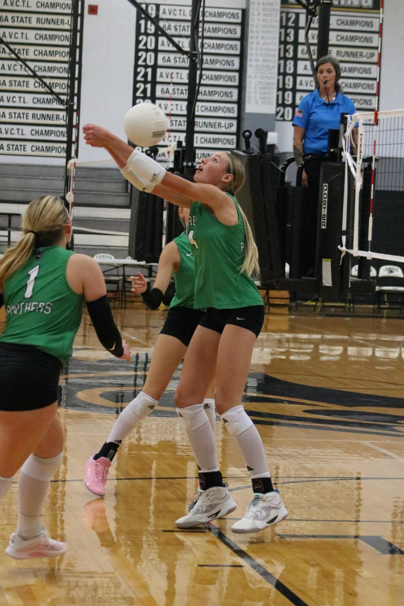 Volleyball vs. Campus (Photos by Ella Davidson)