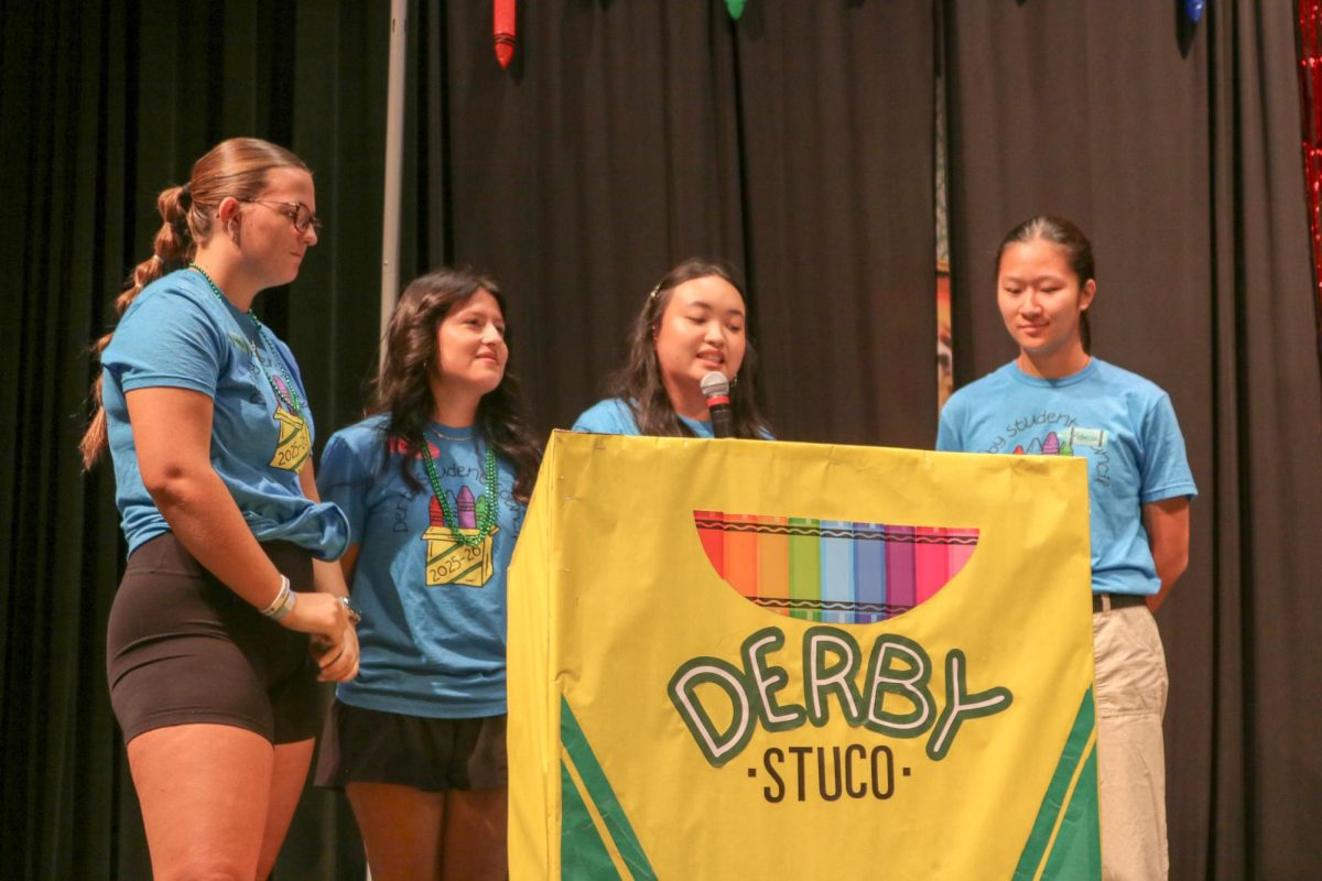 Stuco Leaders talk to everyone.