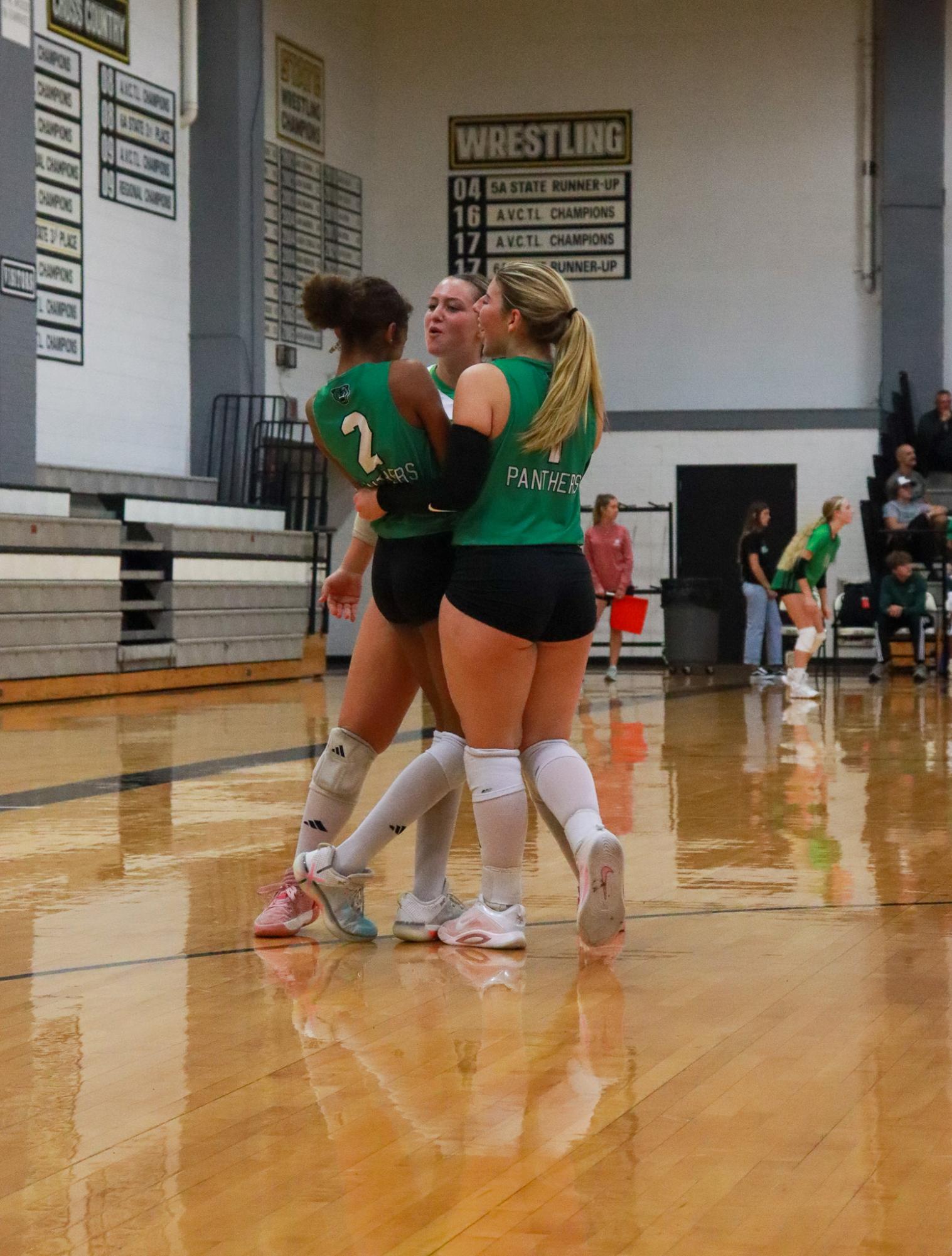 Varsity volleyball vs. Campus (Photos by Isabella Webb)
