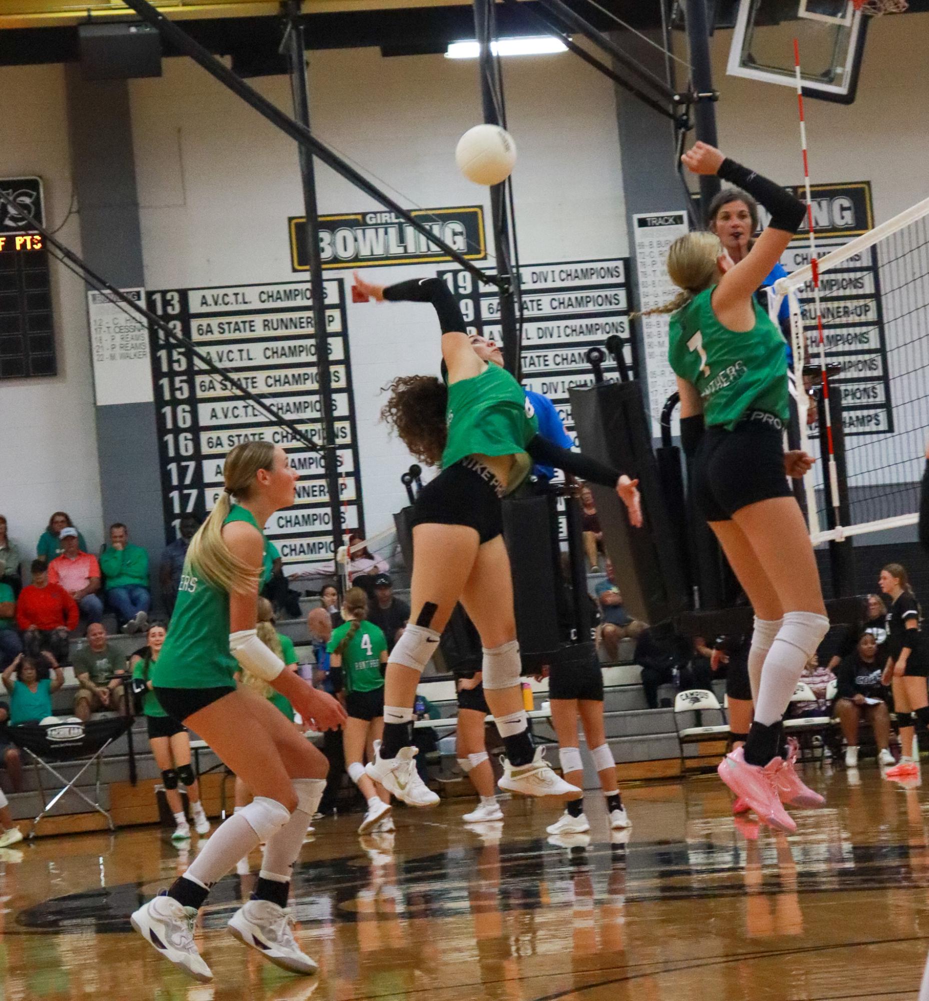 Varsity volleyball vs. Campus (Photos by Isabella Webb)
