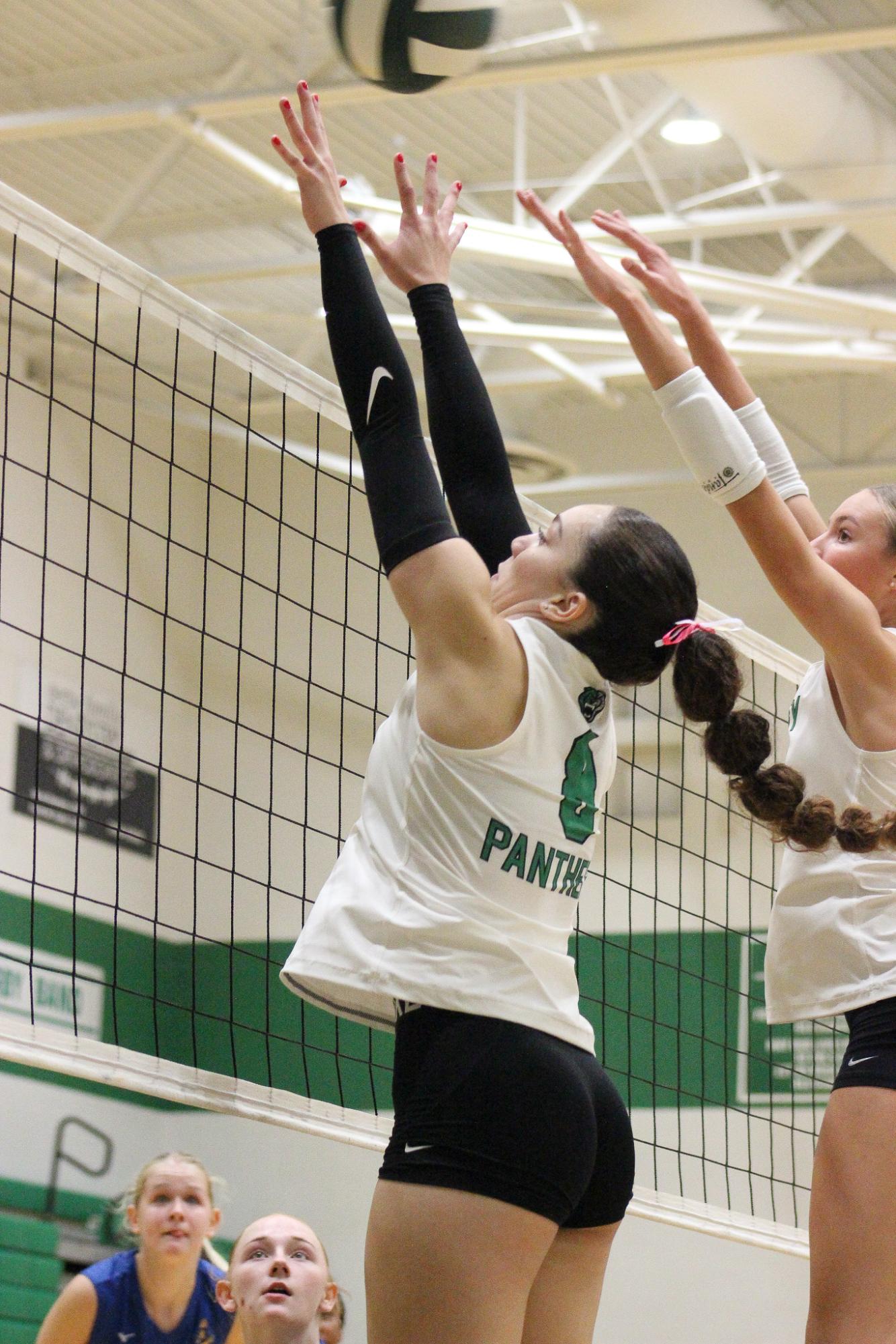 Volleyball vs. Hutch (Photos by Bree Stuhlsatz)