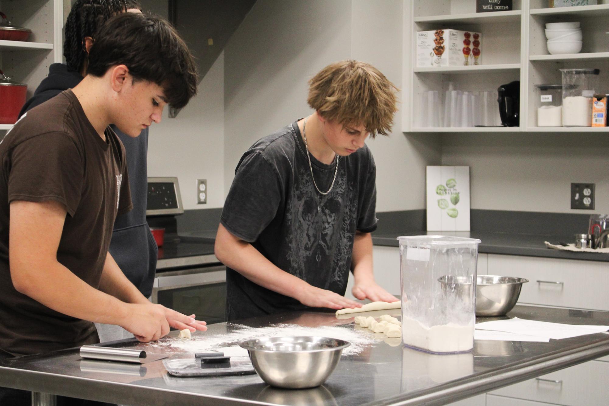 Students Cooking Pretzels in Culinary (Photos by Ava Phouangmala)