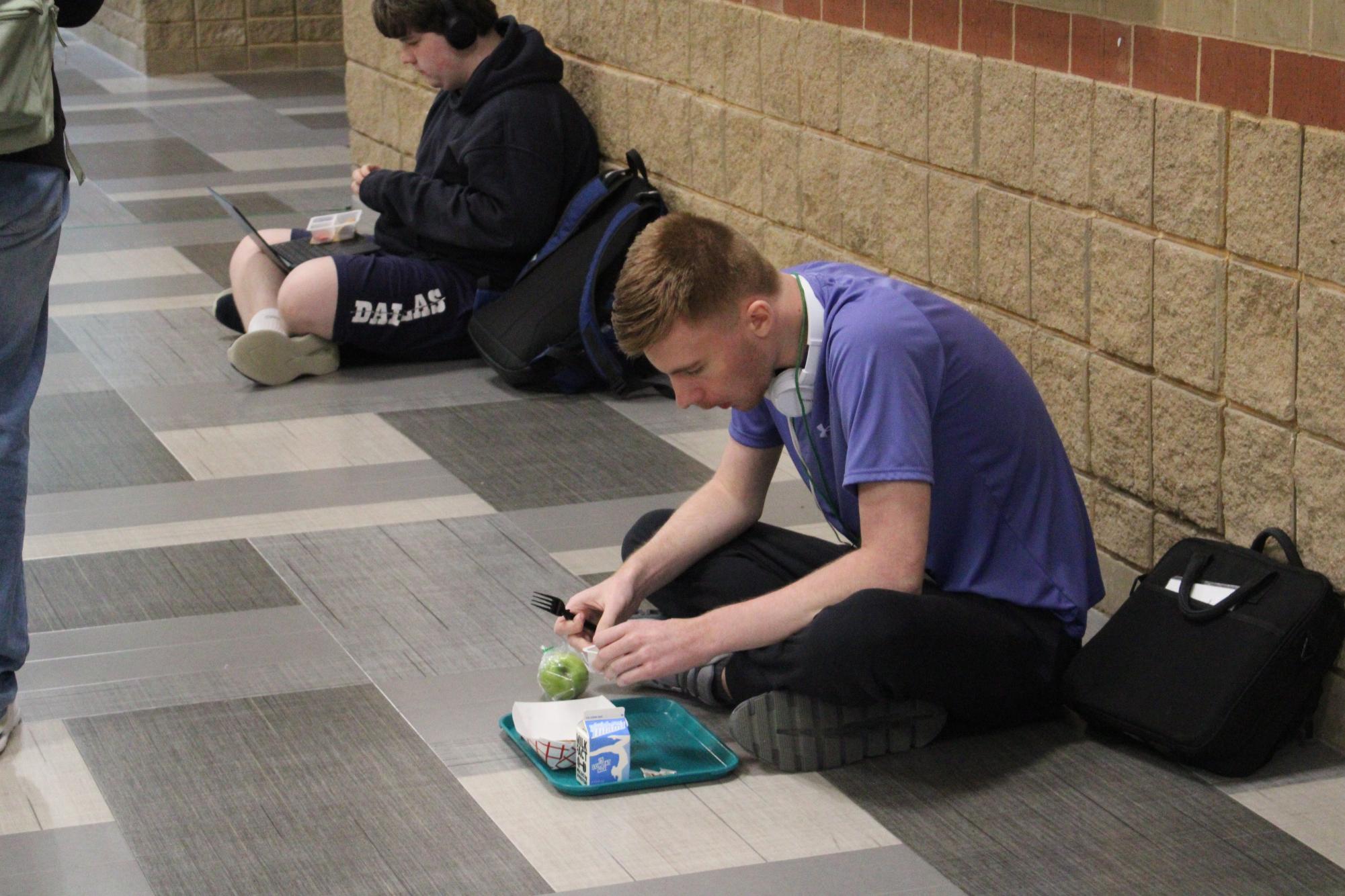 Life at lunch (Photos by Maya Painchaud)