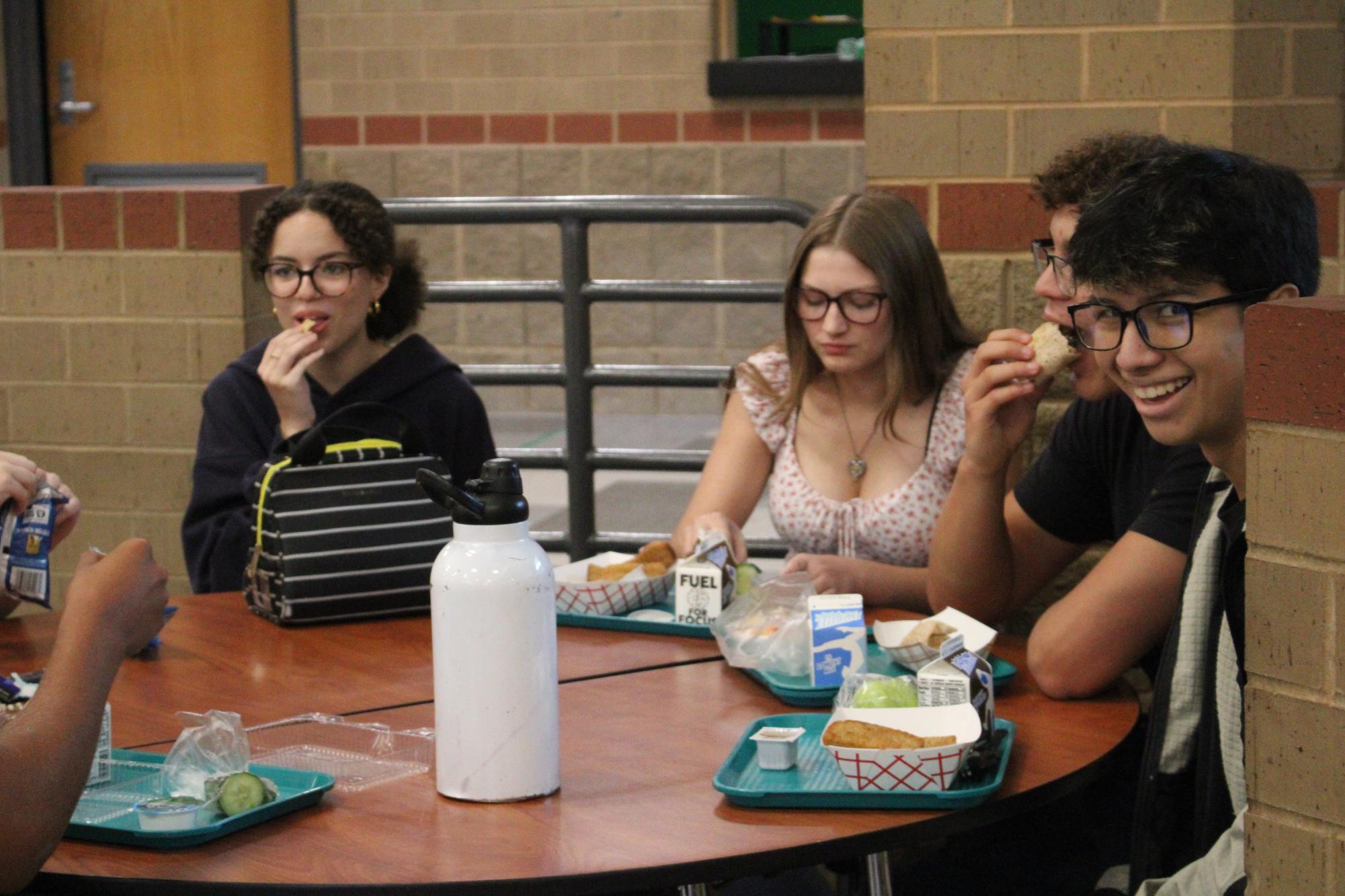Life at lunch (Photos by Maya Painchaud)
