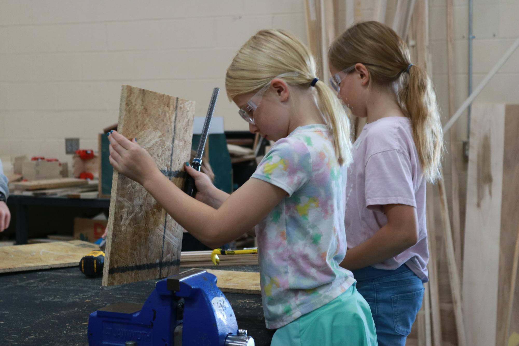 Tanglewoods 3rd graders make bat houses (Photos by Maleea Sullivan)