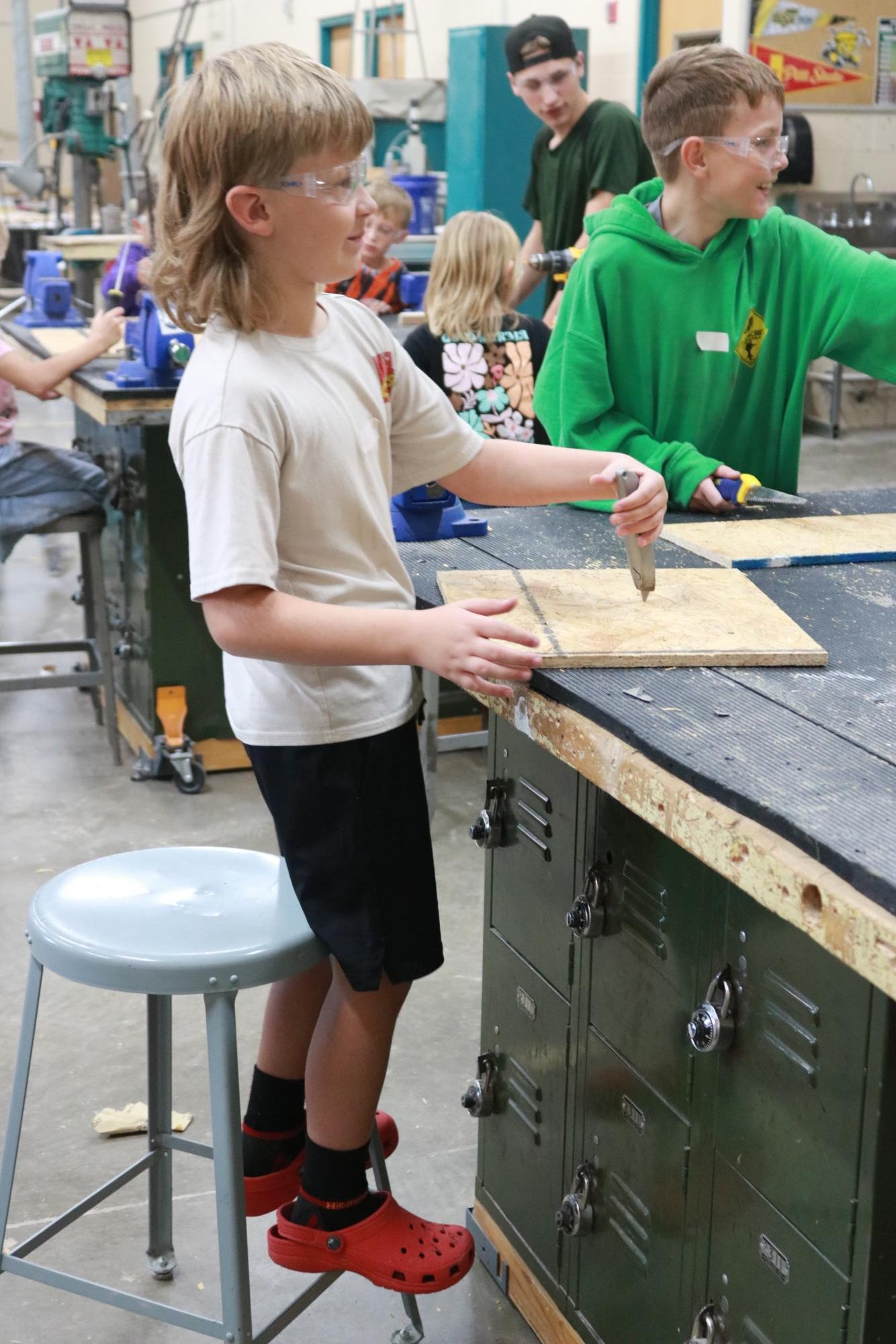 Tanglewoods 3rd graders make bat houses (Photos by Maleea Sullivan)