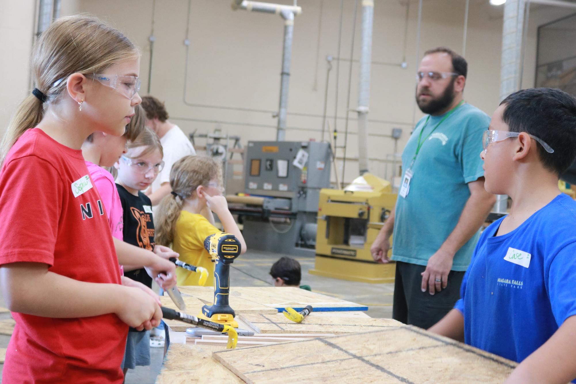 Tanglewoods 3rd graders make bat houses (Photos by Maleea Sullivan)