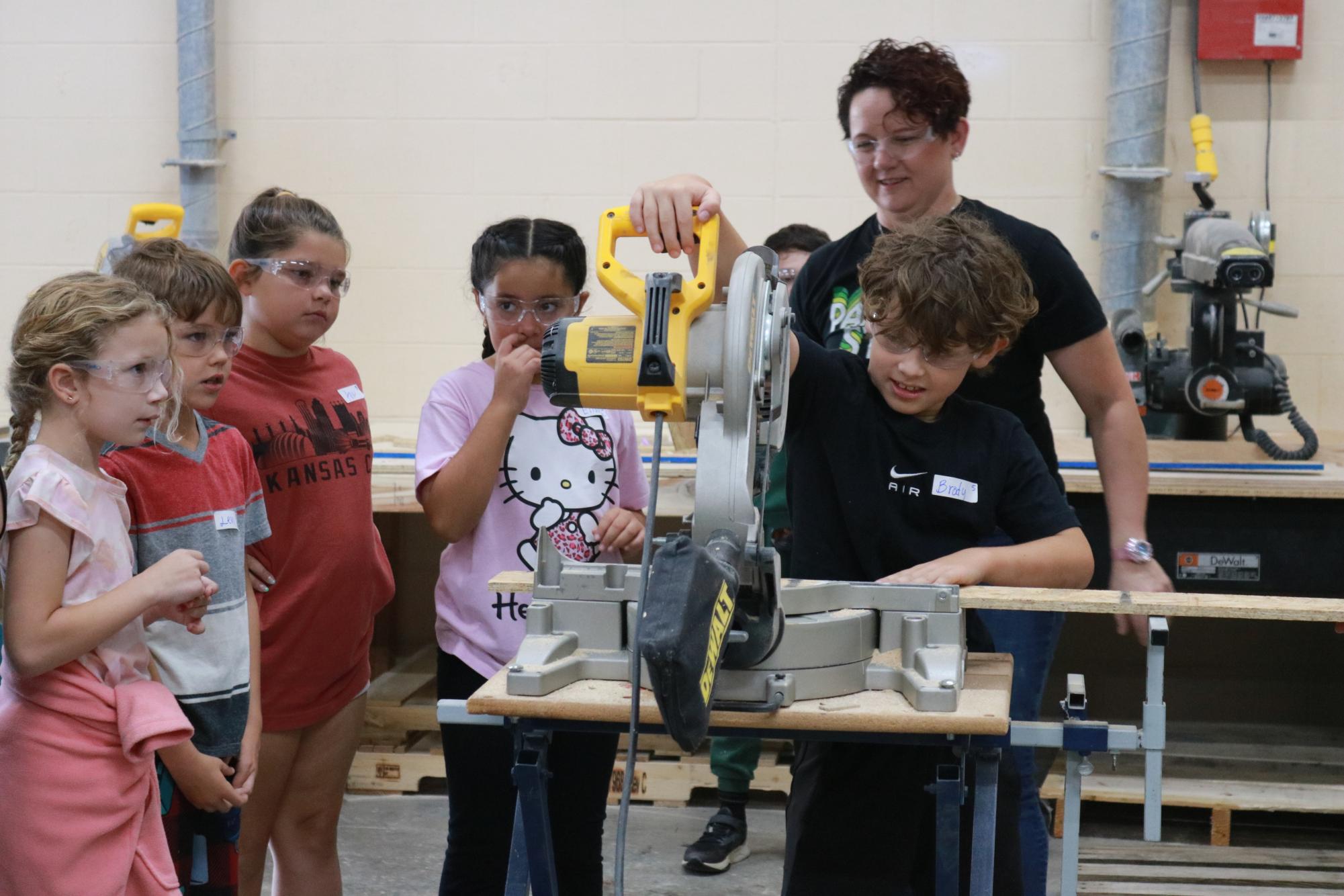 Tanglewoods 3rd graders make bat houses (Photos by Maleea Sullivan)