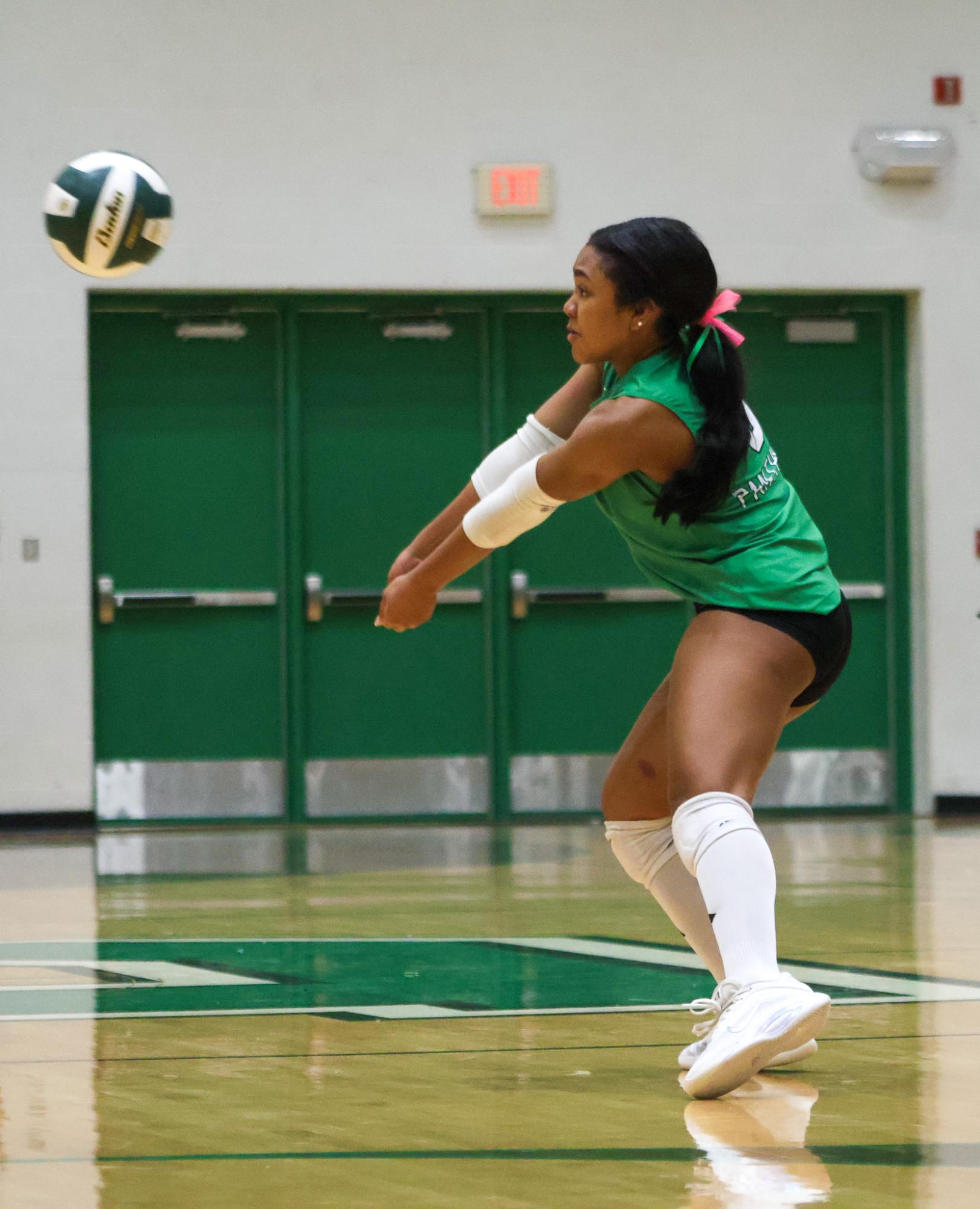 Varsity Volleyball vs South (By Isabella Webb)