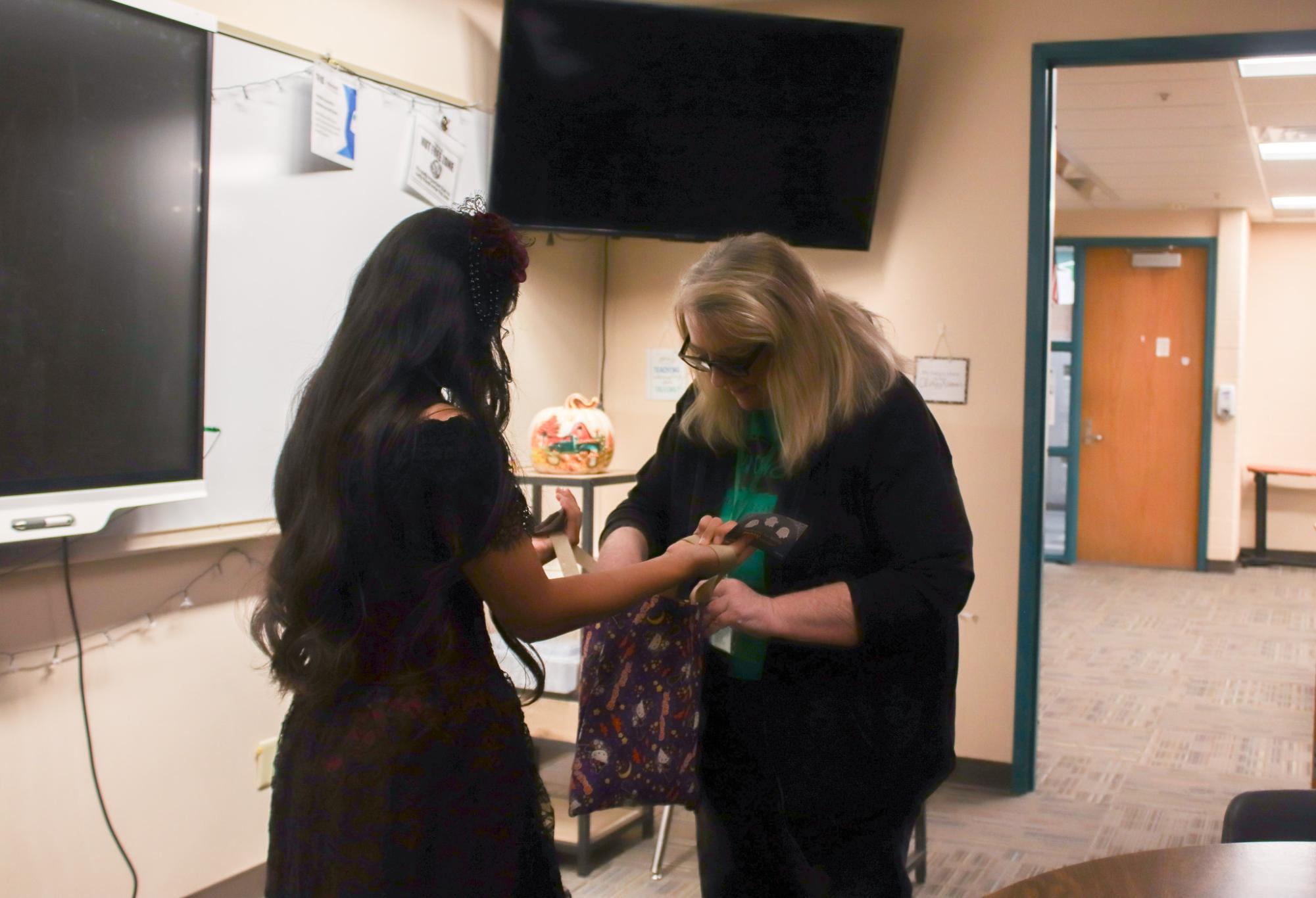 KAY Club gives Teachers Candy (By Ava Phouangmala)