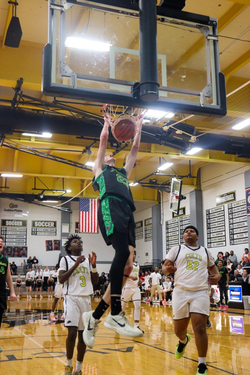 Player Dunking 