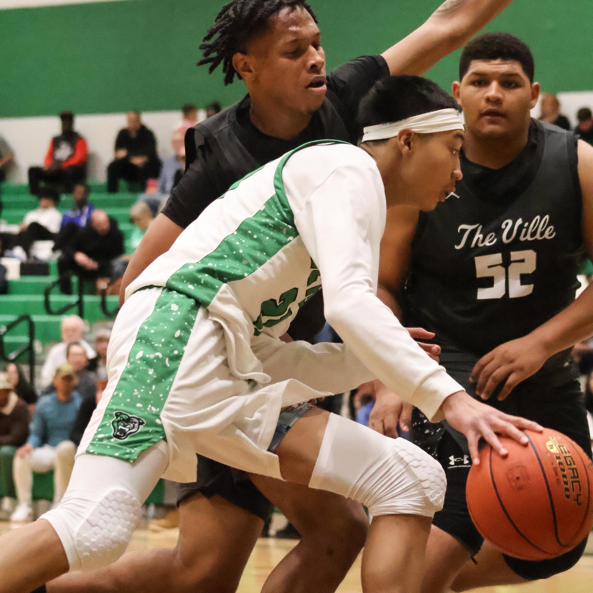 Varsity basketball vs Campus (Photos by Bree Stuhlsatz)