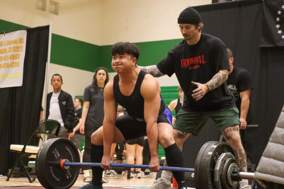 powerlifter doing deadlift first try