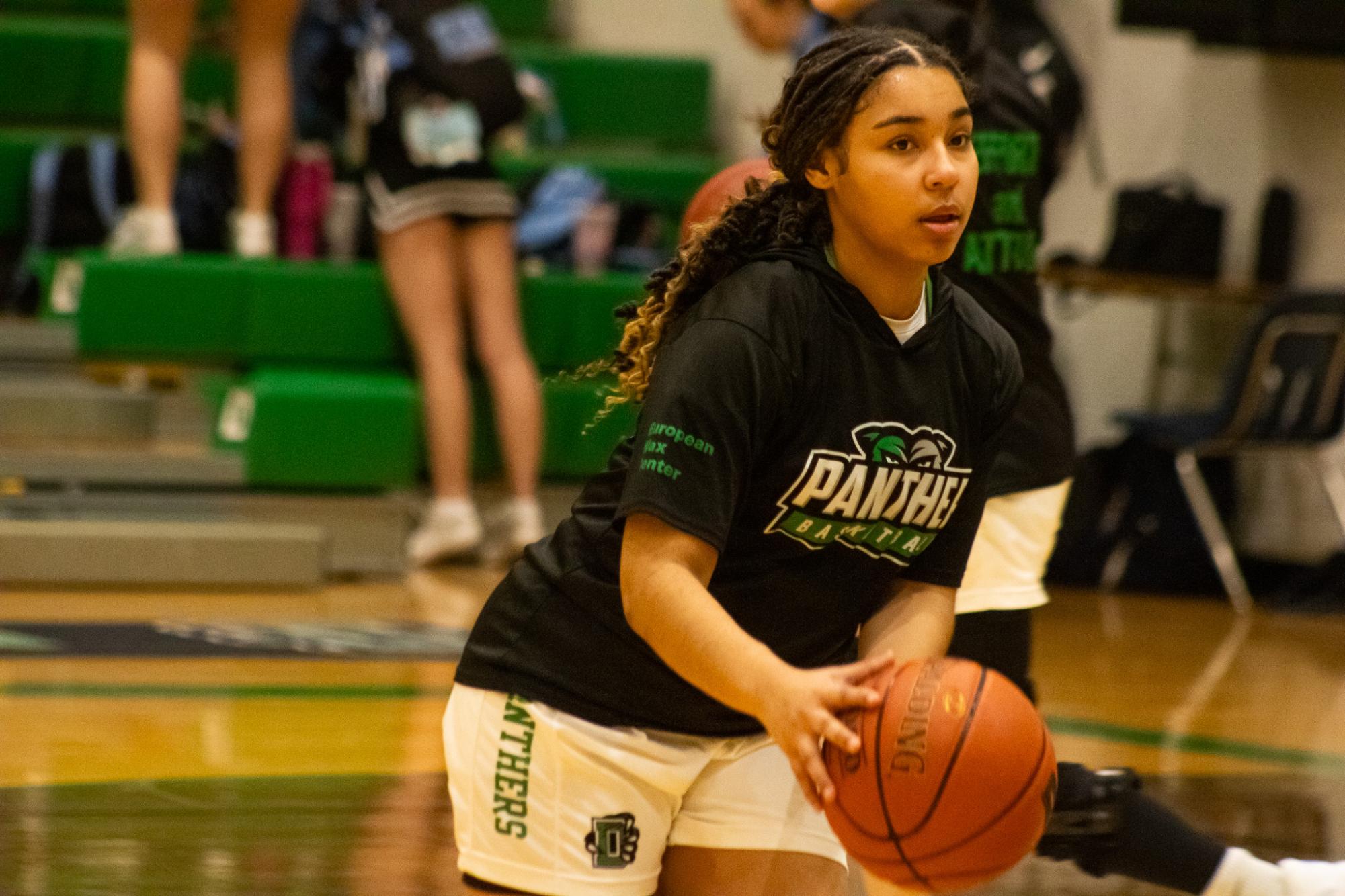 Girls Varsity Game vs Eisenhower (By Ava Phouangmala)