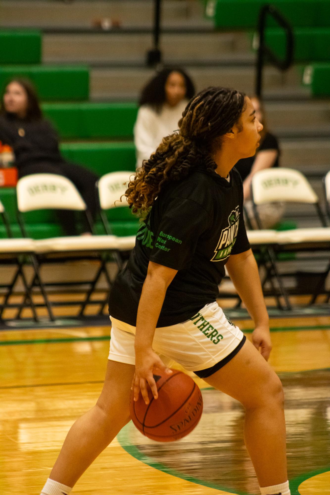 Girls Varsity Game vs Eisenhower (By Ava Phouangmala)