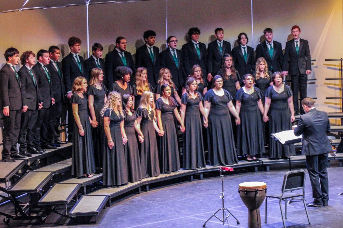 Men's Choir, Belle Canto, Madrigals, and Choirlare's preform various different pieces of music. 