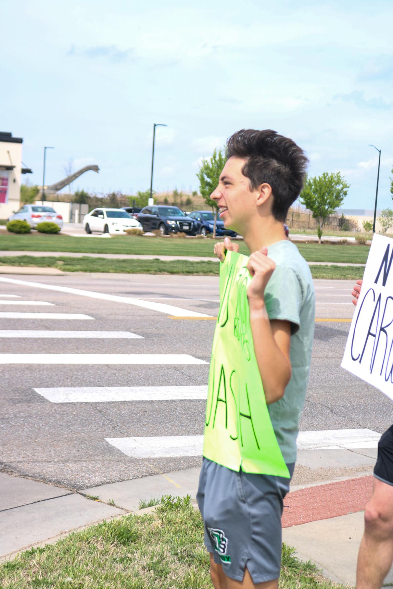NHS Car wash (Photos by Kaelyn Kissack)