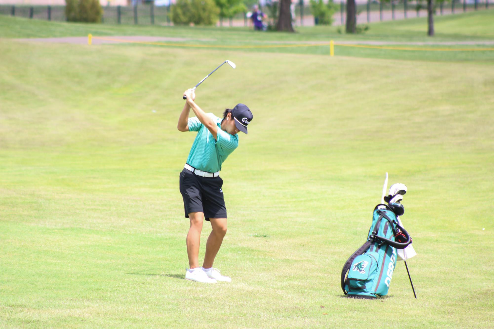 Varsity Golf at Home (Photos by Kaelyn Kissack)