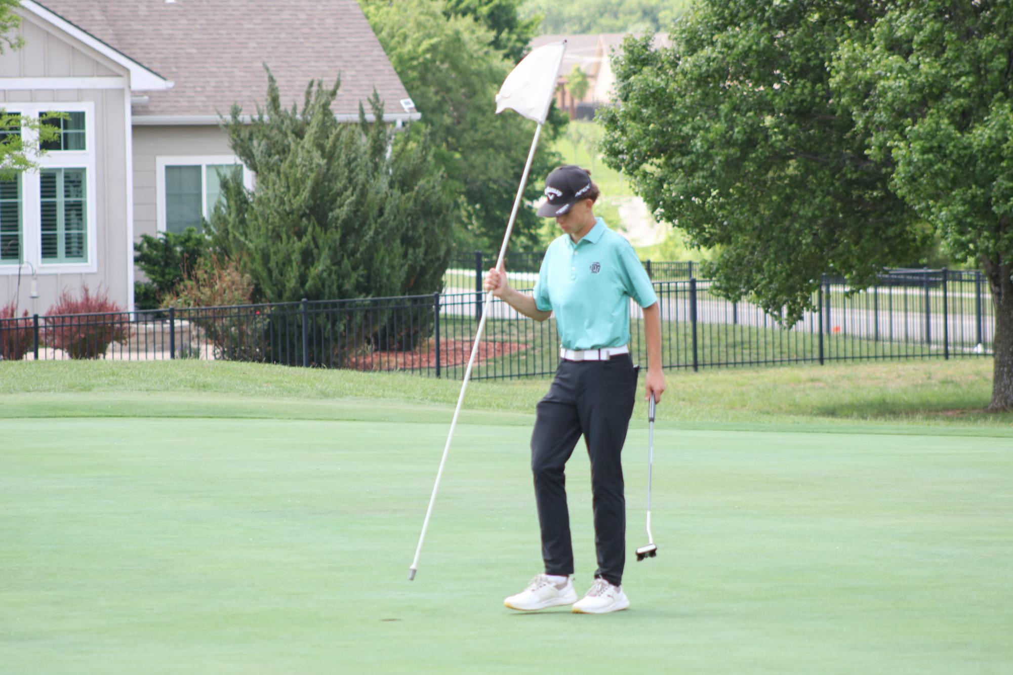 Varsity Golf at Home (Photos by Kaelyn Kissack)