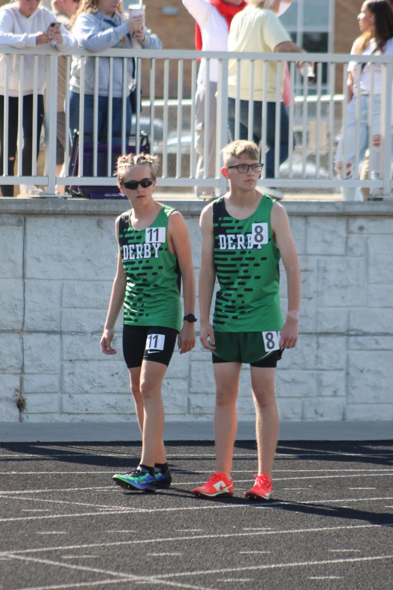 Runners wait to start their race.