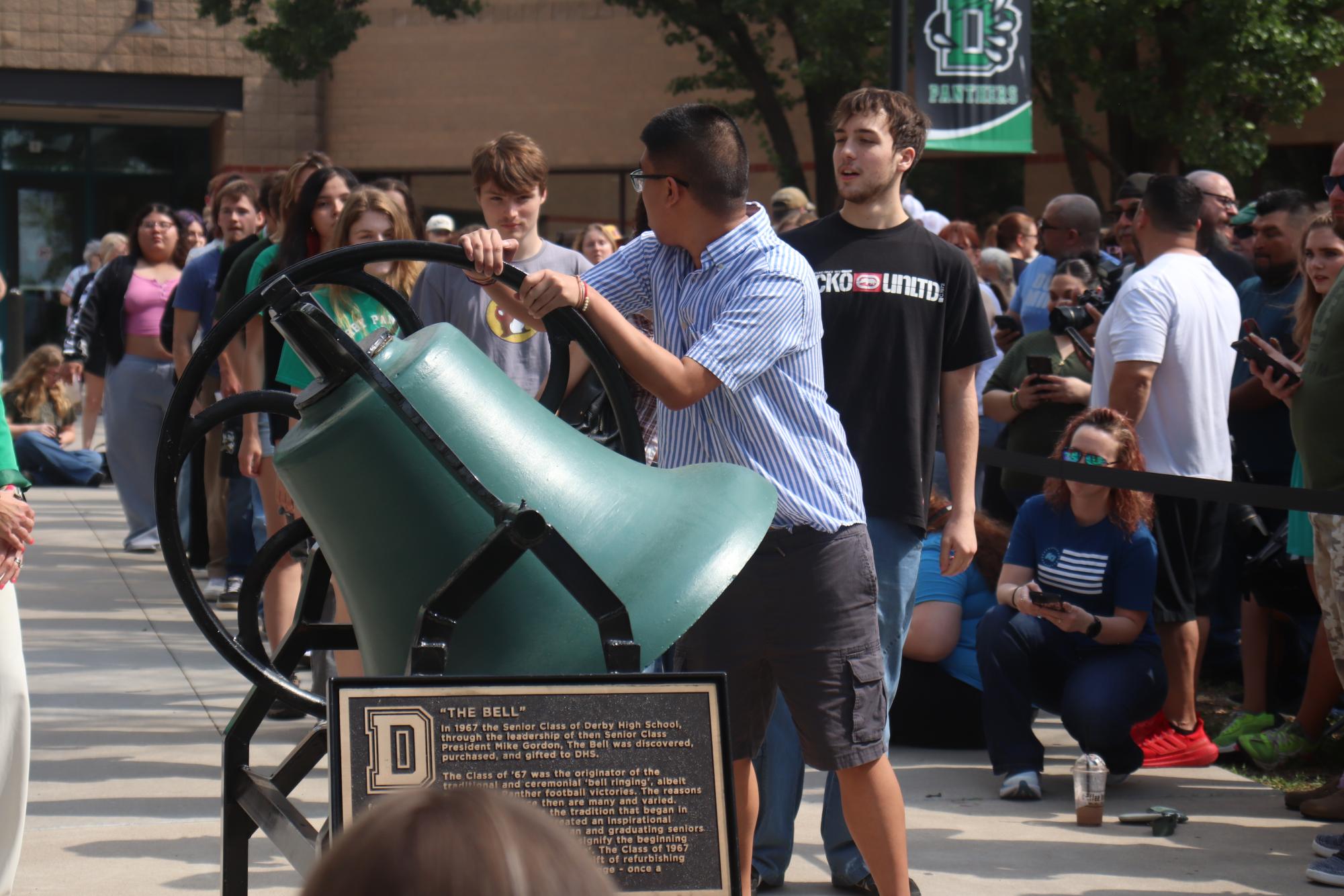 Bell Ringing (Photos by Emmersyn Bonebrake)