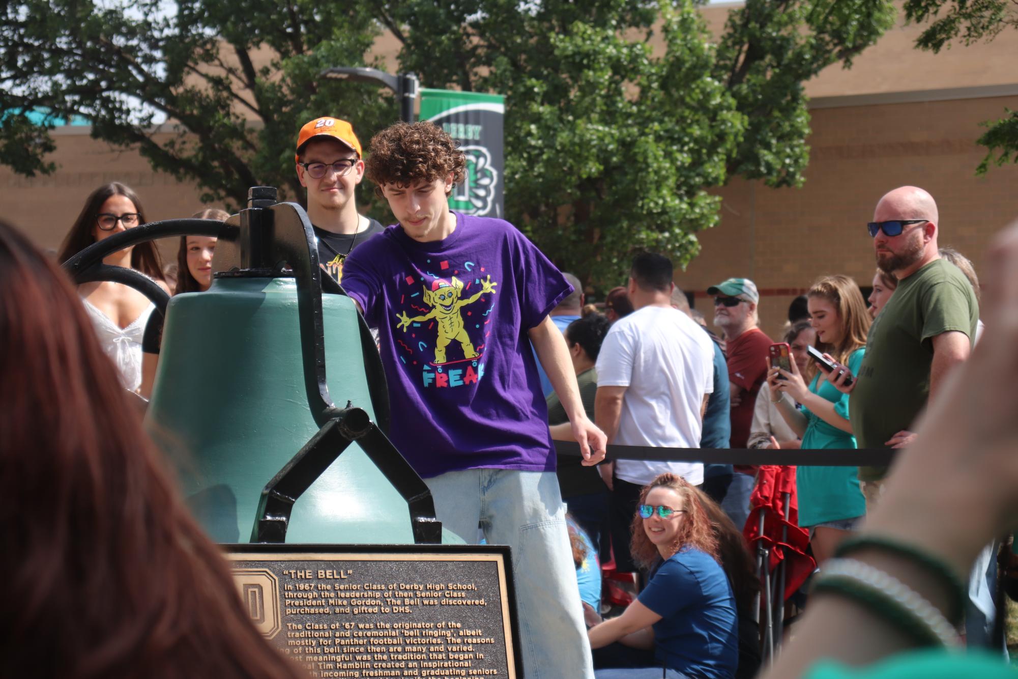 Bell Ringing (Photos by Emmersyn Bonebrake)