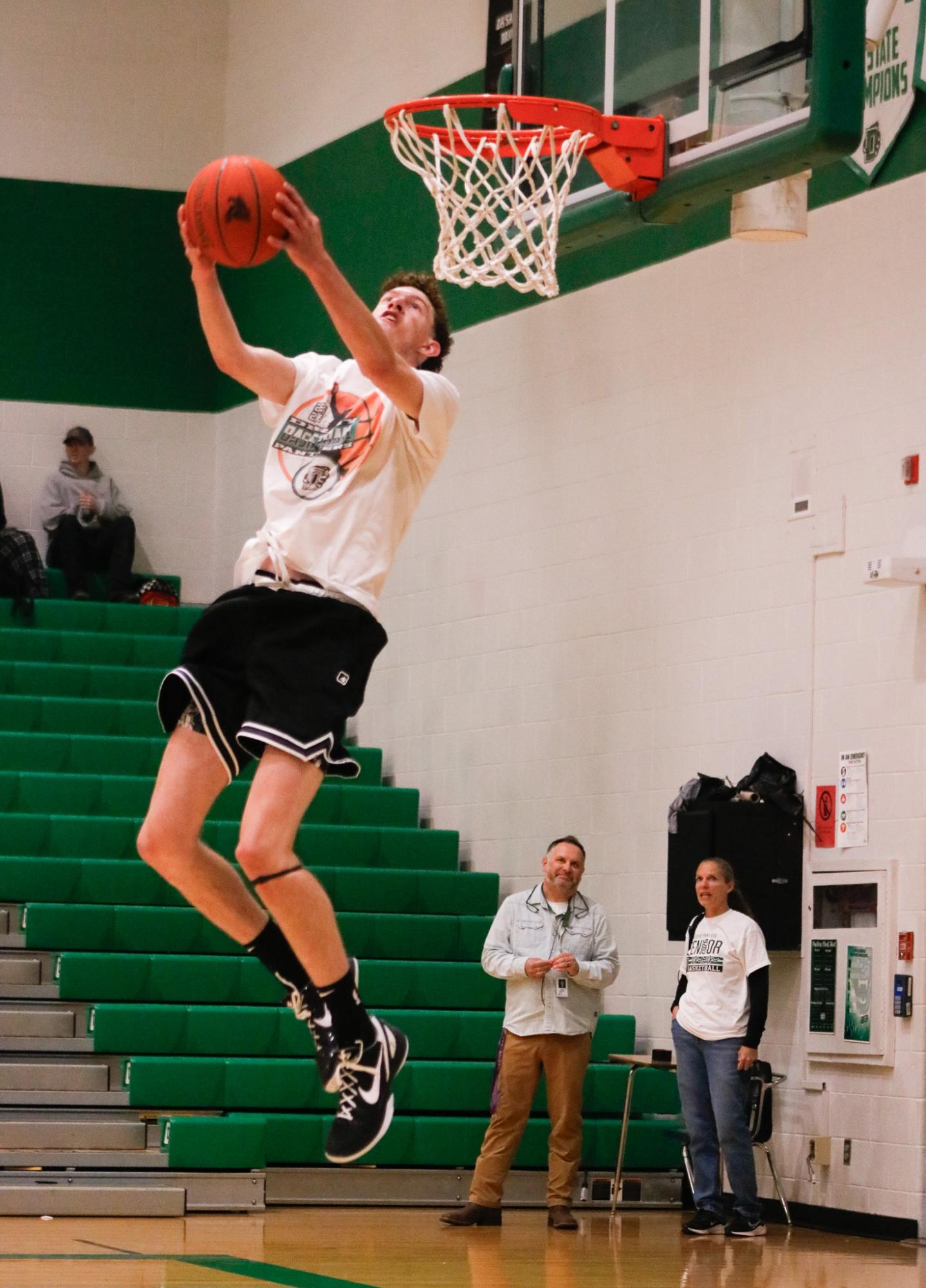 Seniors vs. Staff Basketball Game (Photos by Isadora Colgrove)