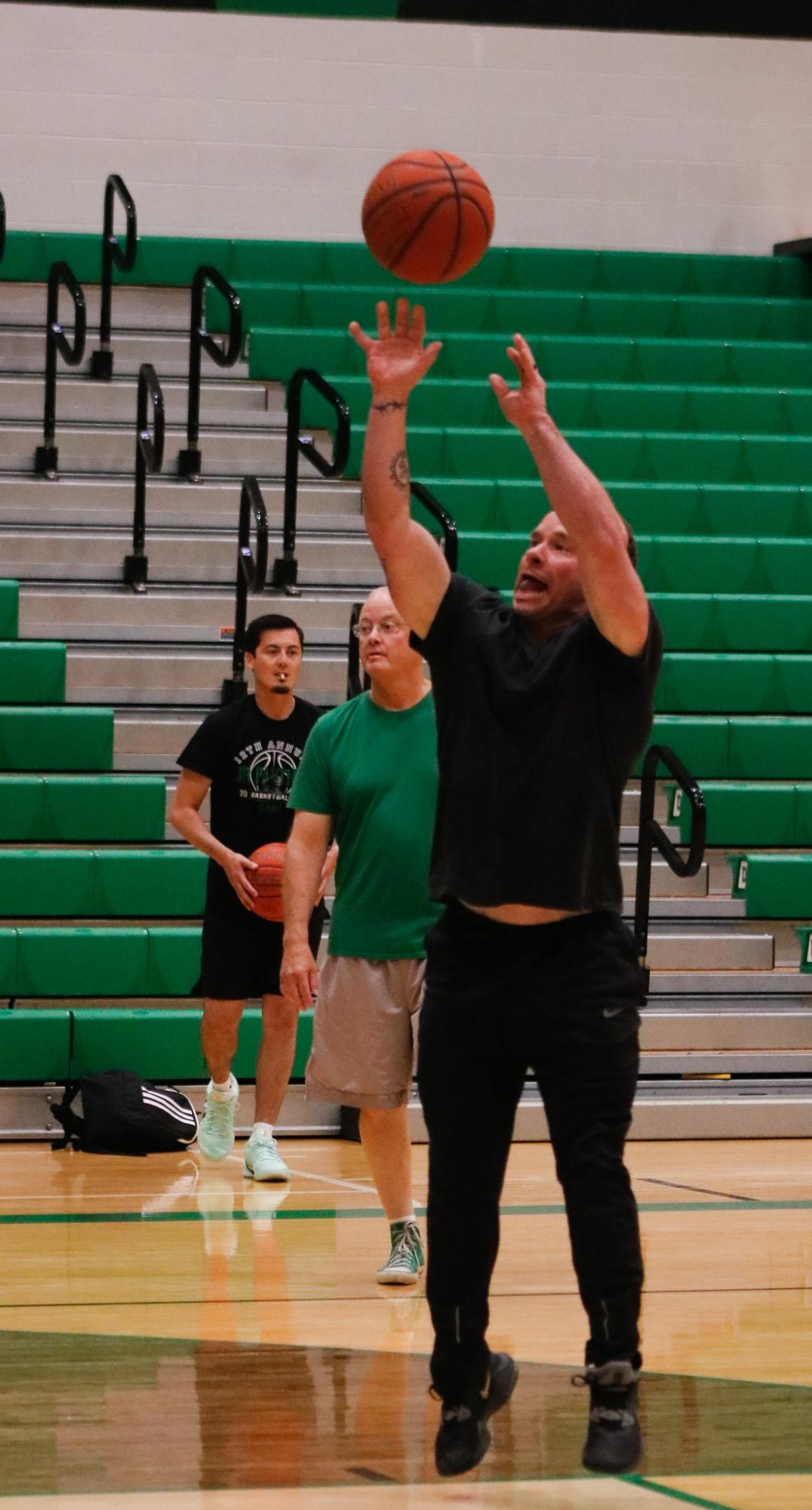 Seniors vs. Staff Basketball Game (Photos by Isadora Colgrove)