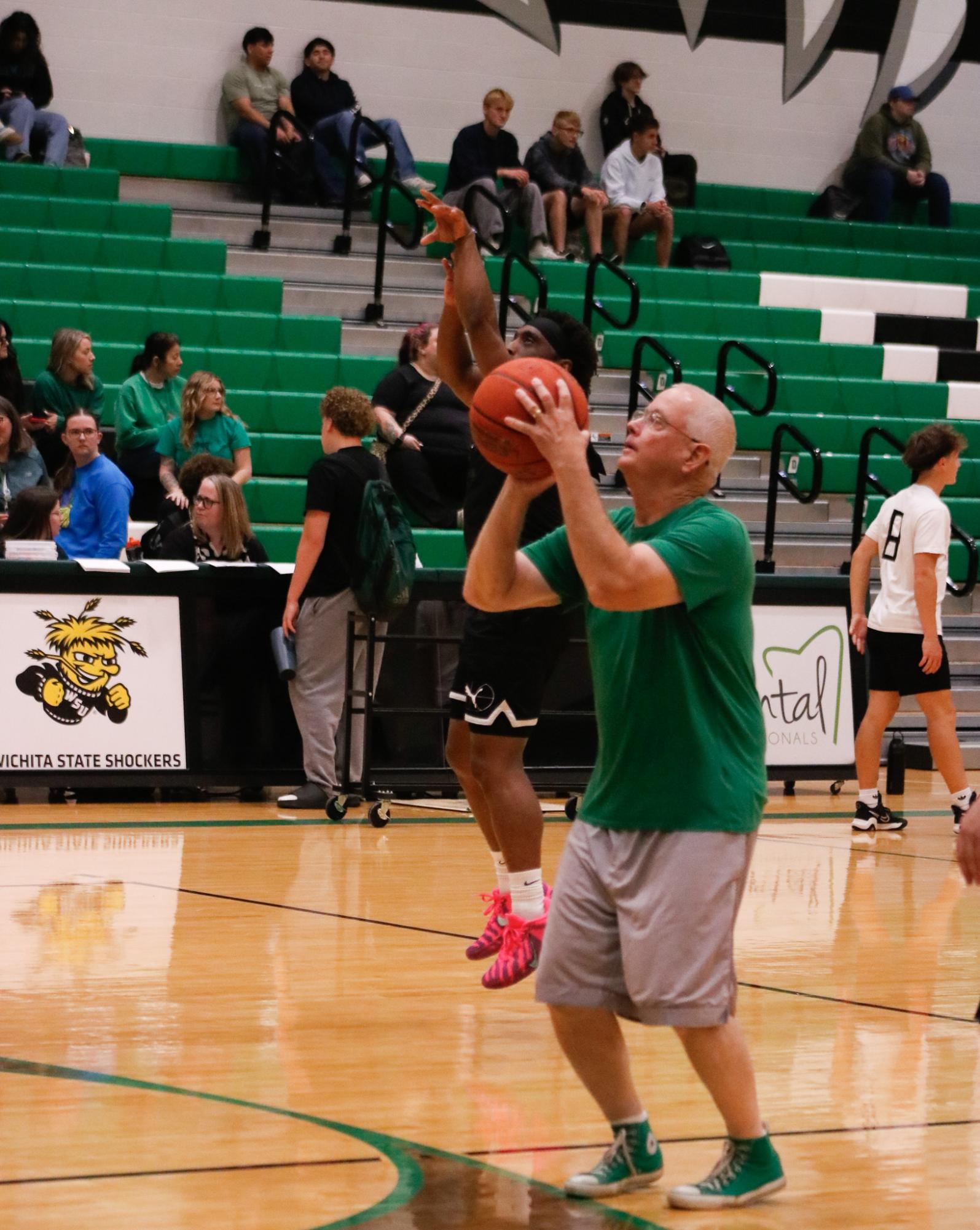 Seniors vs. Staff Basketball Game (Photos by Isadora Colgrove)