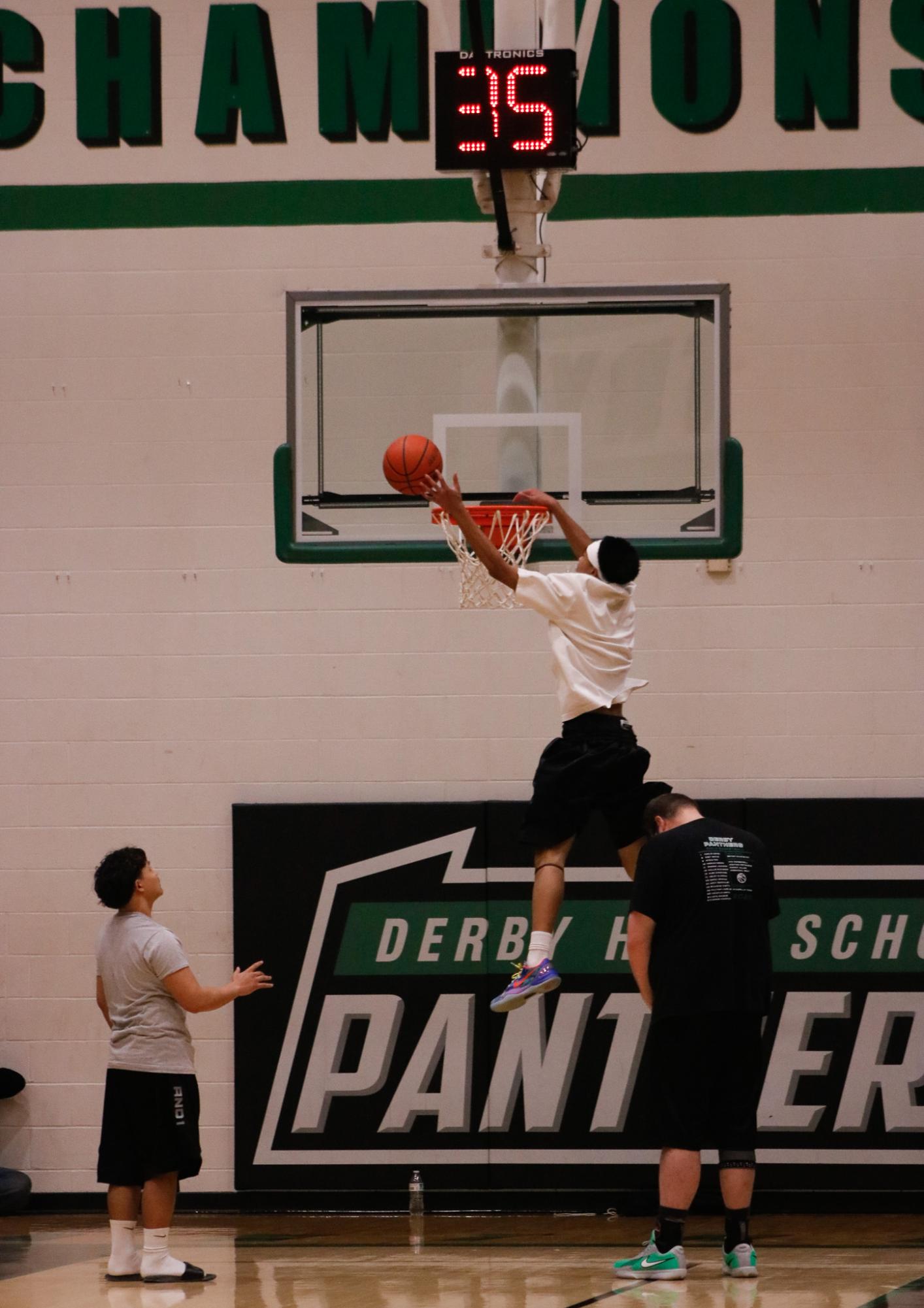 Seniors vs. Staff Basketball Game (Photos by Isadora Colgrove)