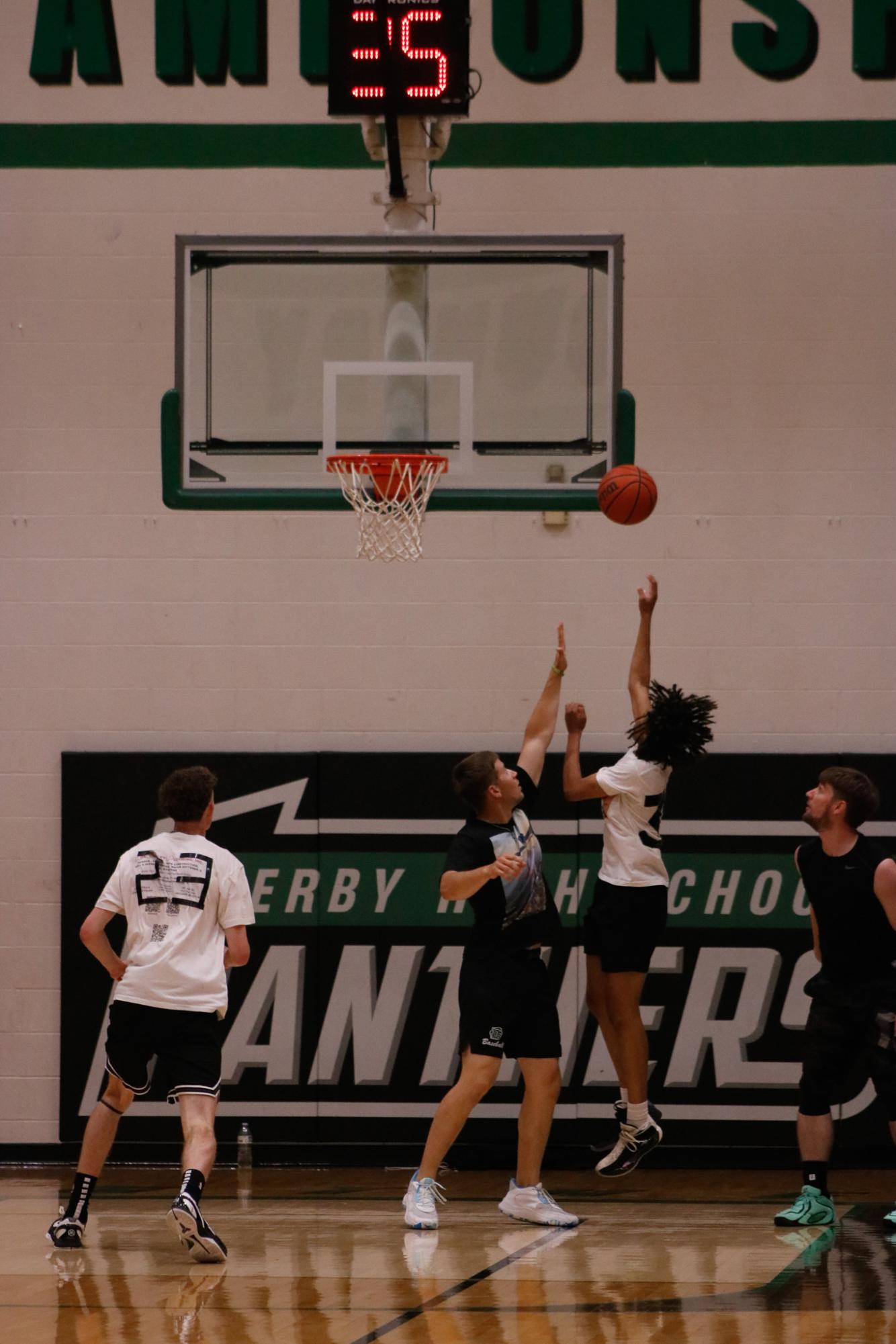 Seniors vs. Staff Basketball Game (Photos by Isadora Colgrove)
