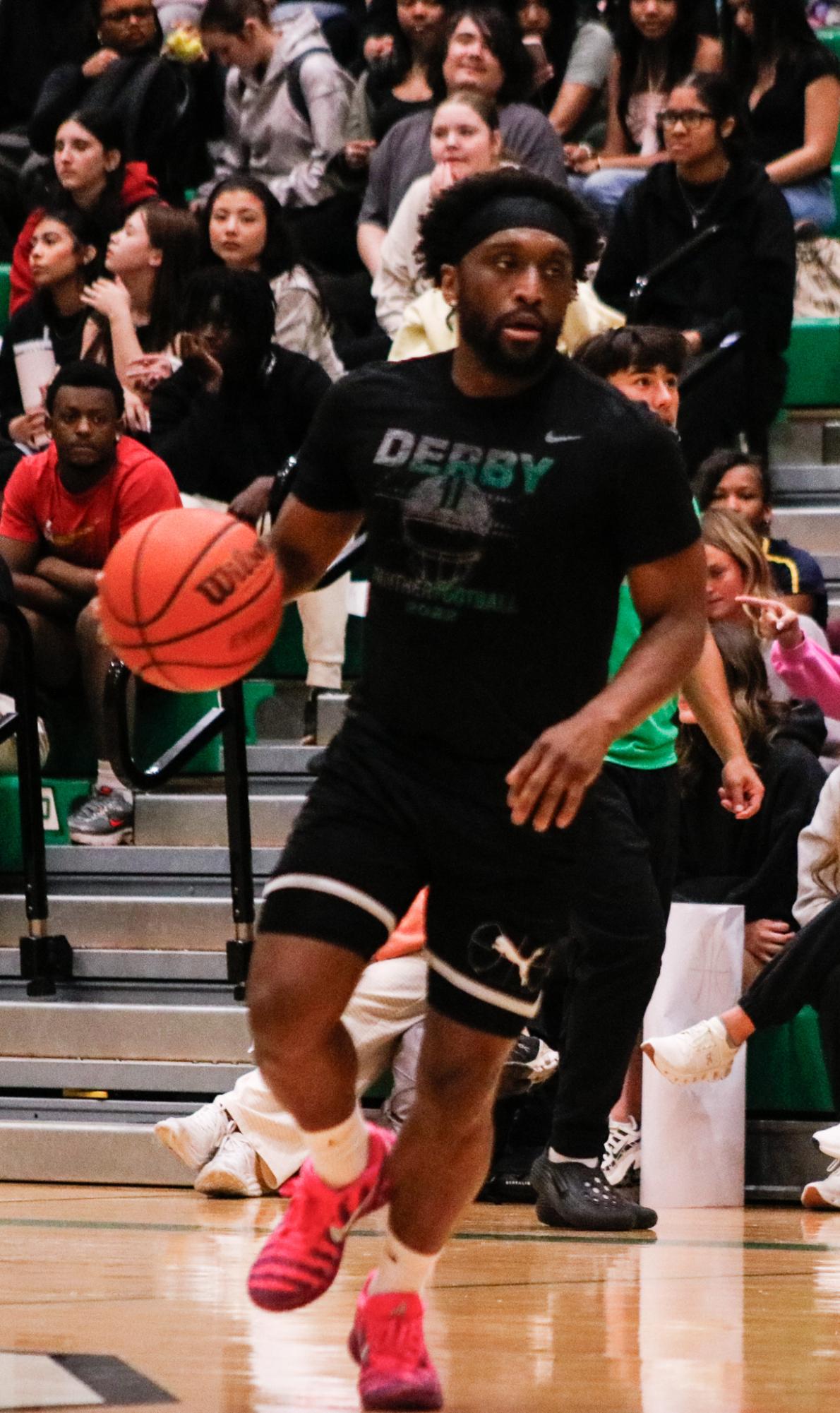 Seniors vs. Staff Basketball Game (Photos by Isadora Colgrove)